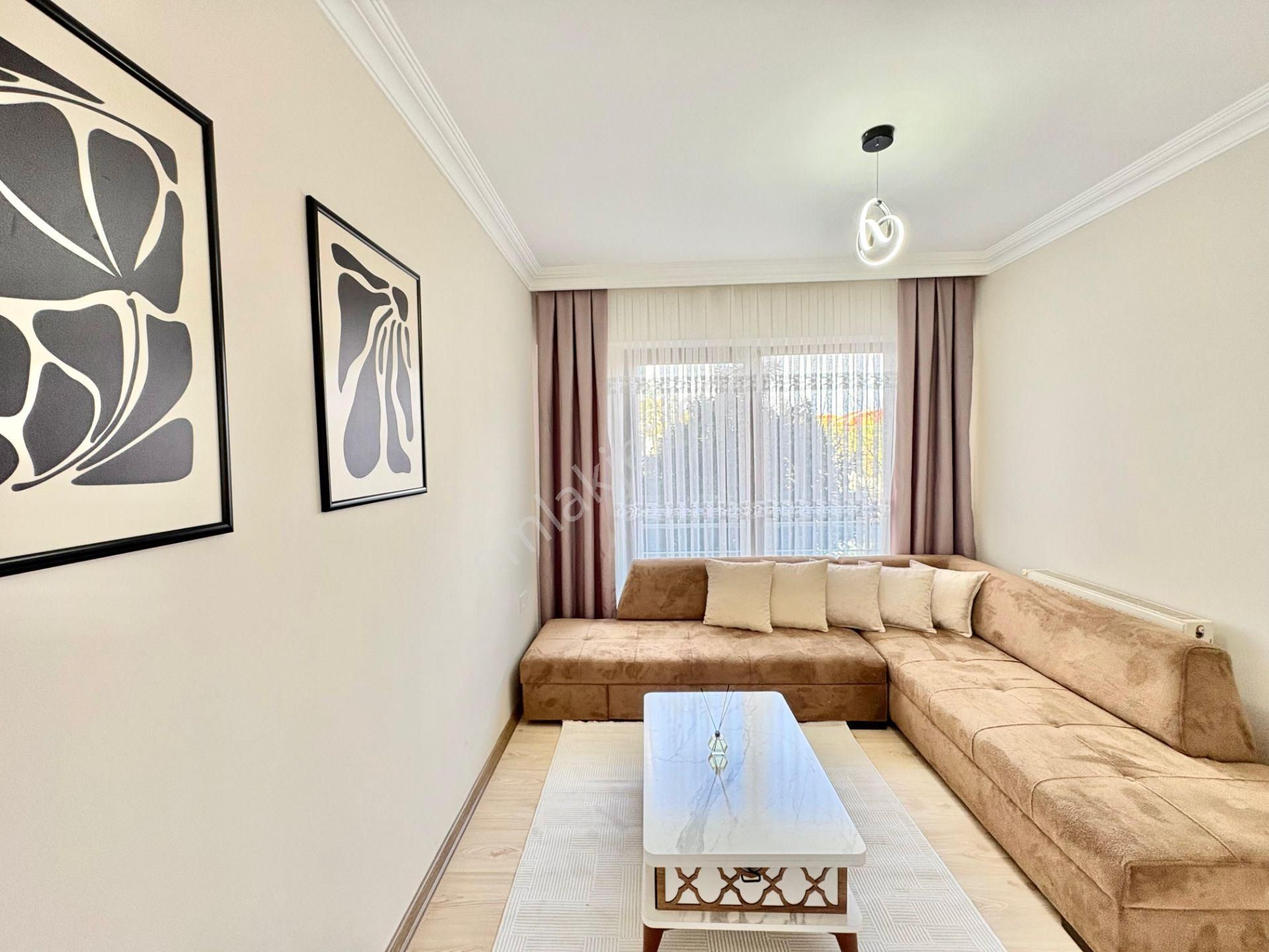 Ender Uysal Gayrimenkulden Yunusemre De Satılık Sıfır Eşyalı 2+1 Geniş Apart.