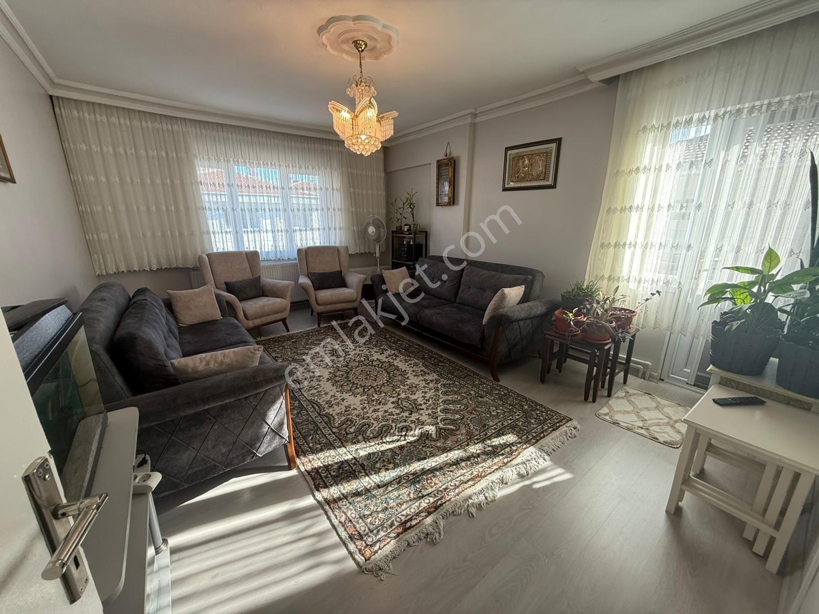 Ulukan'dan Yeşilova Sınırında Katta Bağımsız Fırsat 3+1 Daire !