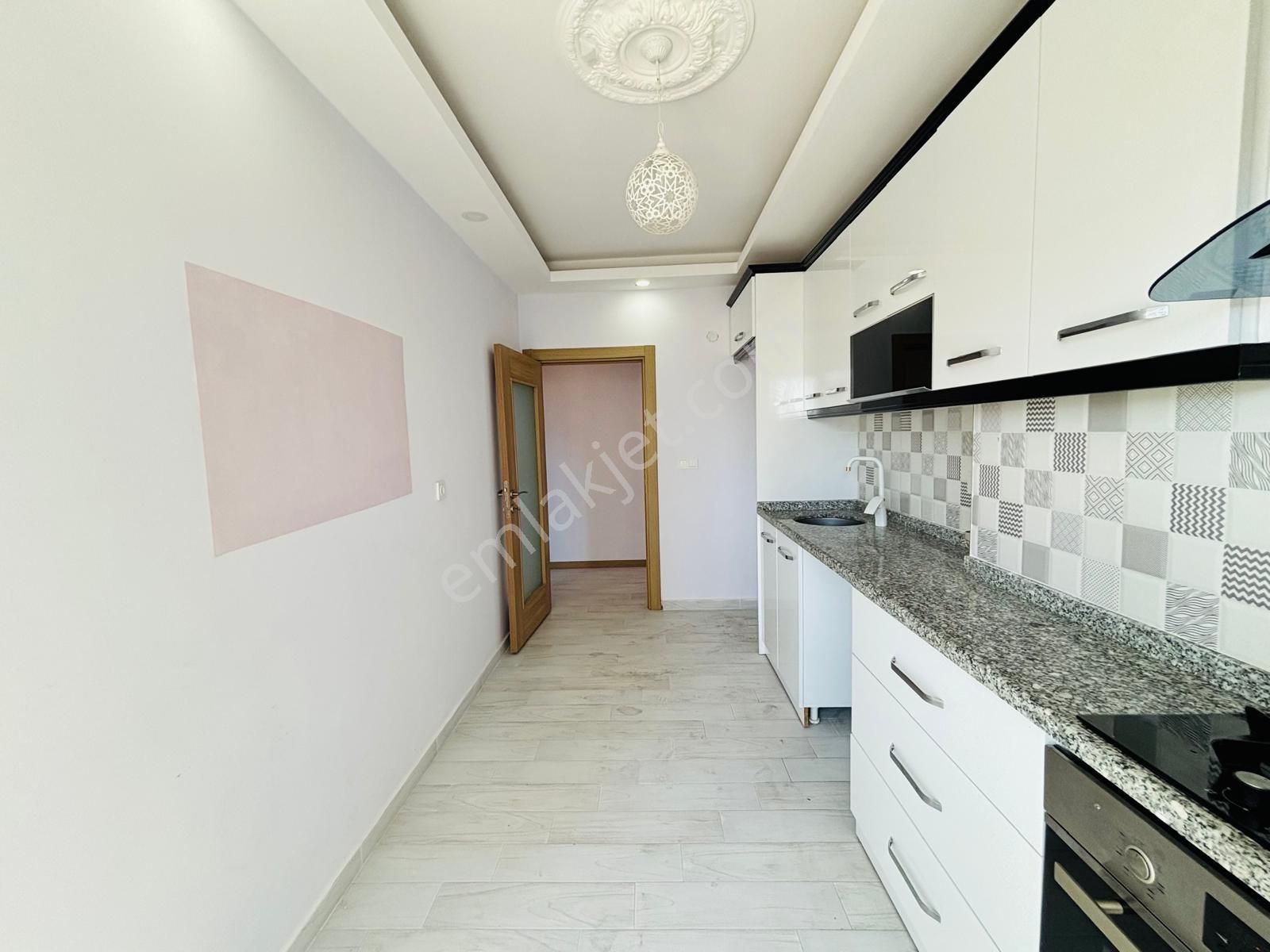 Güven'den Tepe'de Muhteşem Konum'da İskanlı Fırsat 2+1 Daire - Görsel 7