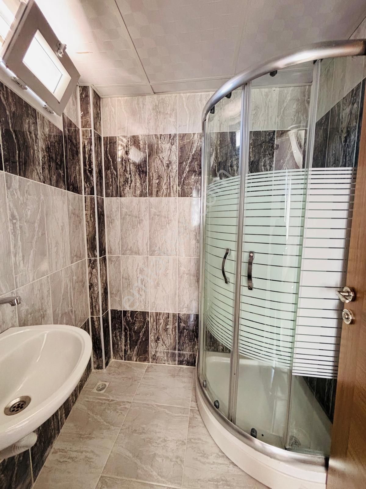 Güven'den Tepe'de Muhteşem Konum'da İskanlı Fırsat 2+1 Daire - Görsel 16