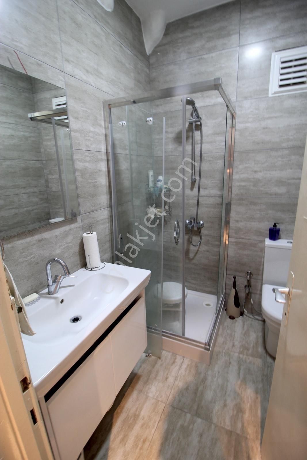Burgazda Sahile Sıfır Konumda Kiralık 1+1 - Görsel 9