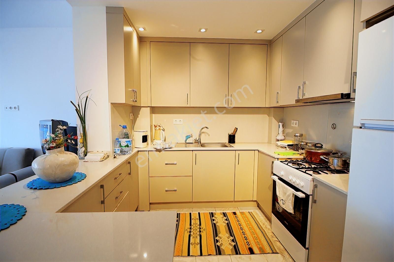 Burgazda Sahile Sıfır Konumda Kiralık 1+1 - Görsel 6