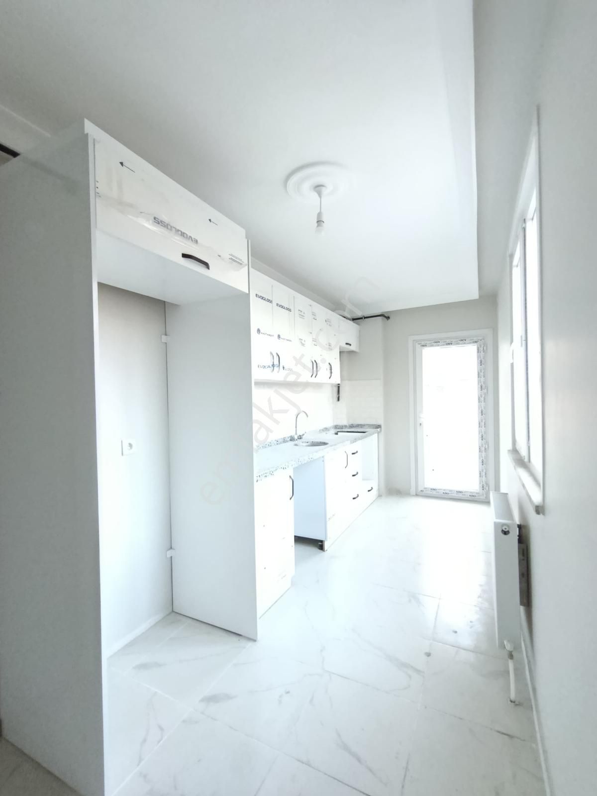 Satılık 2+1 95 M2 Ara Kat Kapalı Otoparklı Safa Mahallesi - Görsel 12