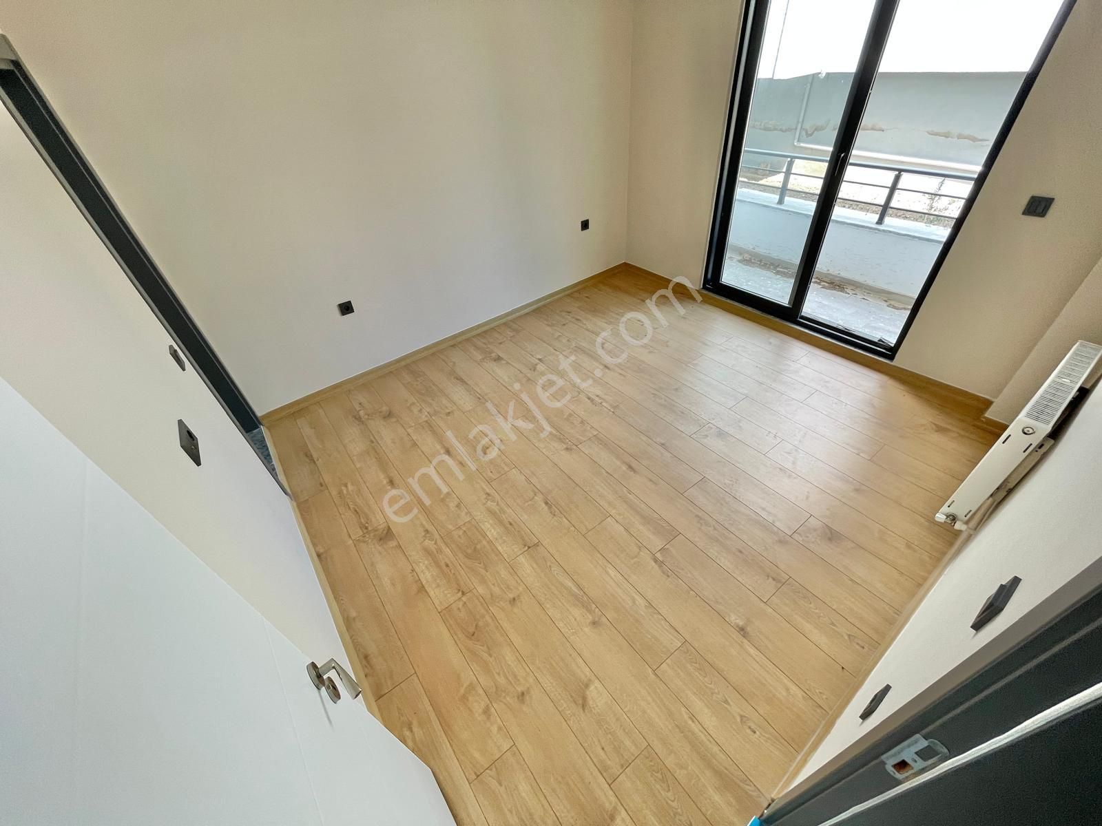 Berkay Demirel'den Altınkumda Denize 650m Ön Cephe 2+1 Daire - Görsel 24