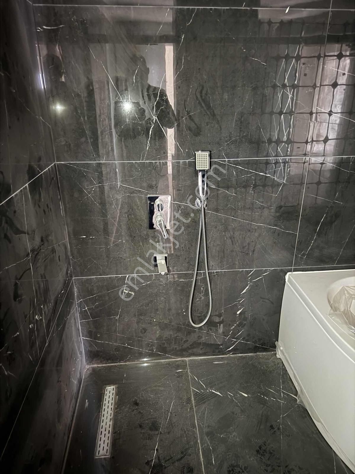 Ovacıkın Zirvesinde: 21. Kat, Full Manzaralı & Teras Balkonlu - Görsel 4