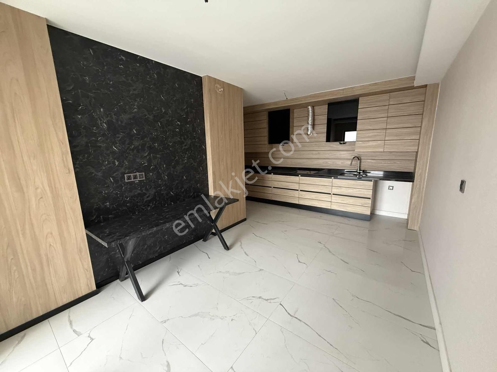 Ovacıkın Zirvesinde: 21. Kat, Full Manzaralı & Teras Balkonlu - Görsel 8