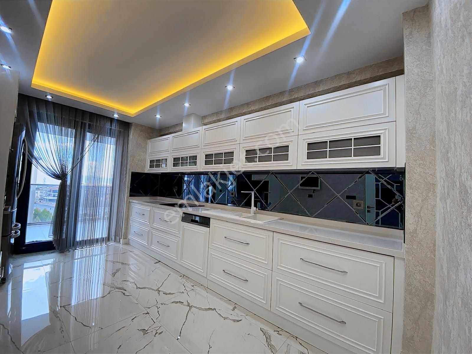 Demirler'den Cinkaya Mevkii Siteiçi Yüzme Havuzlu 3+1 Daire - Görsel 2