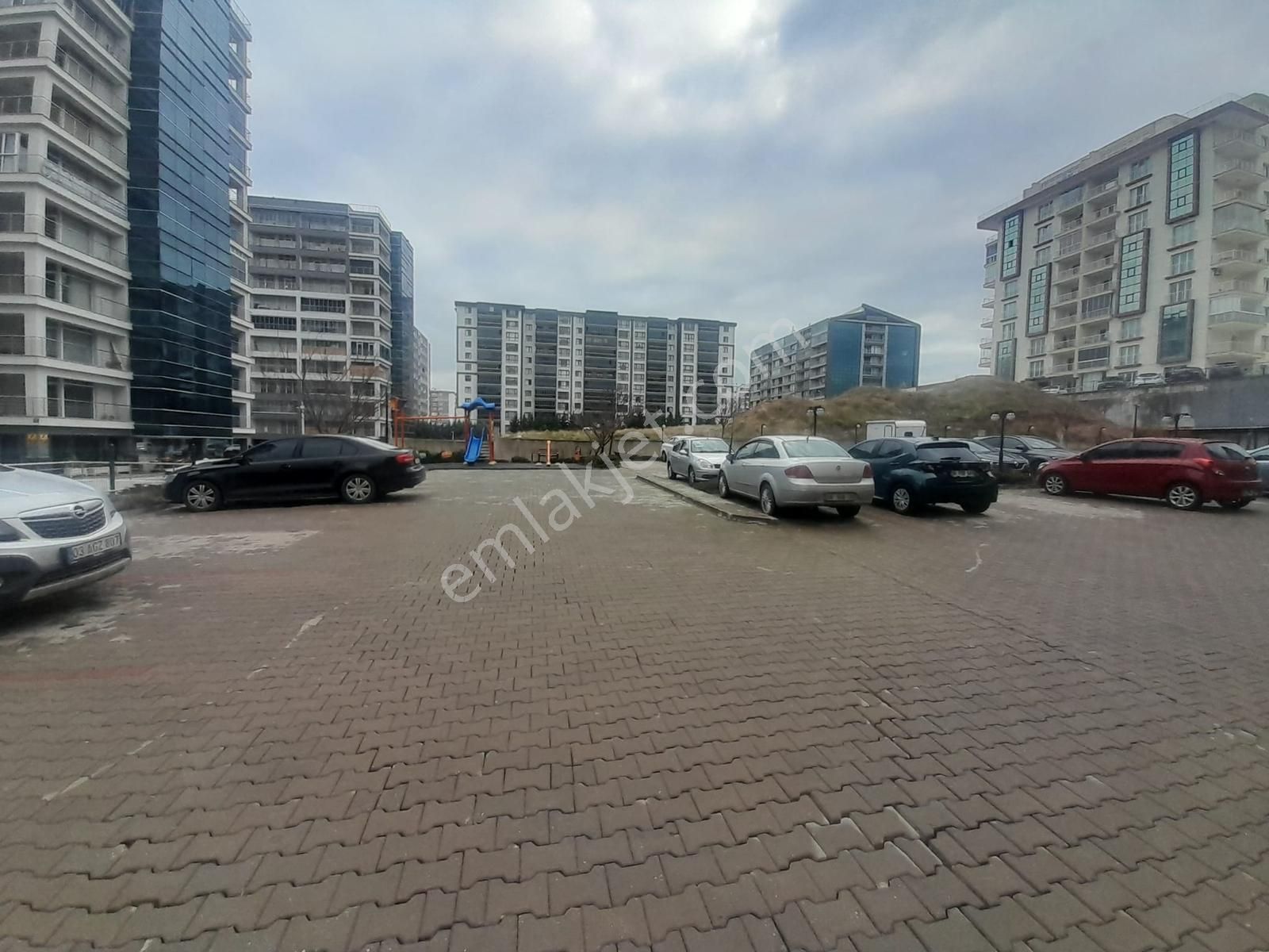 Eryaman Şehitosman Caddesi Garden Zirve Konutlarında 2+1 Satılık - Görsel 18