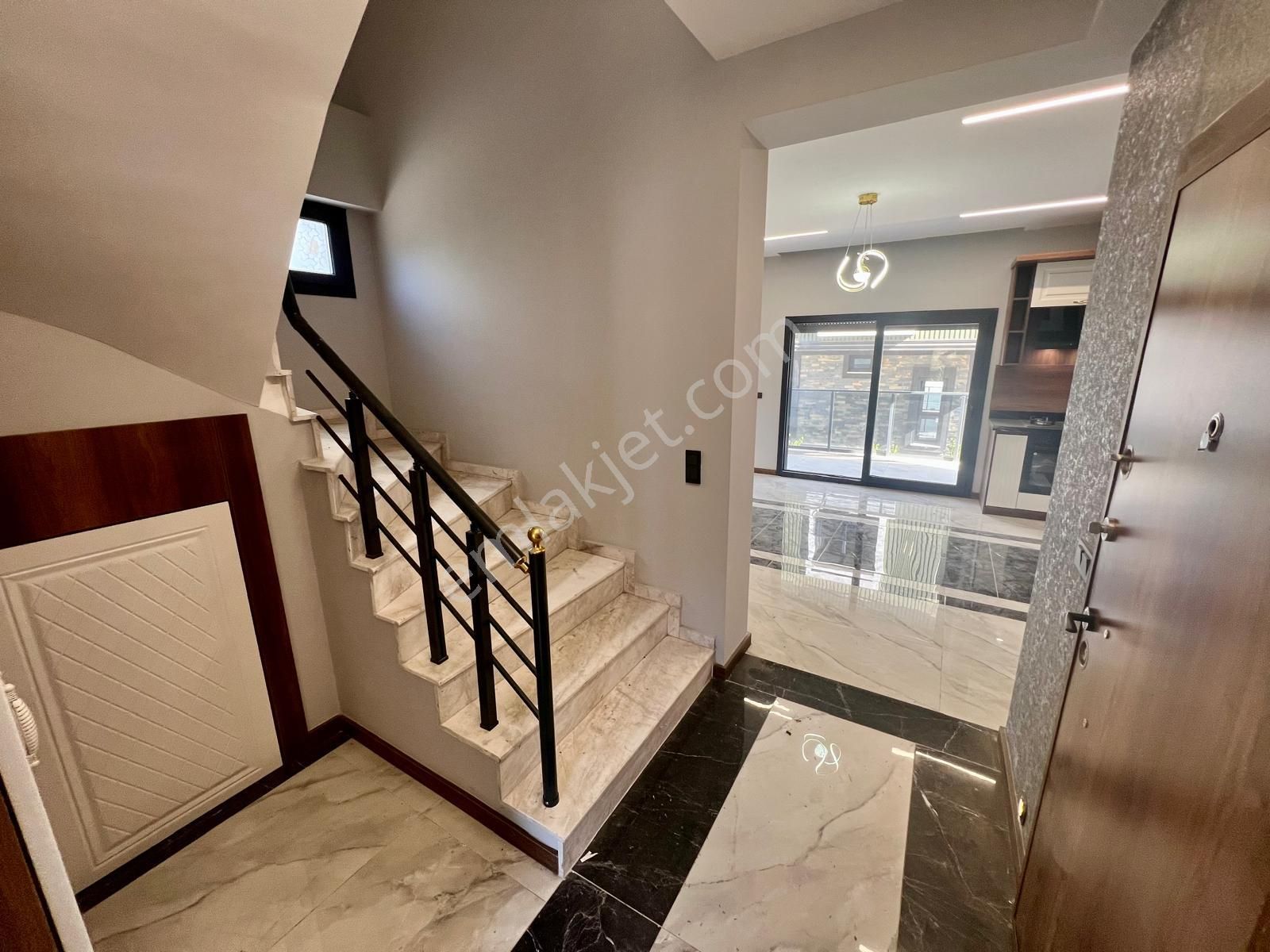 Akçay Aras Emlaktan Gürede Butik Bir Site İçi Müstakil Villa - Görsel 8