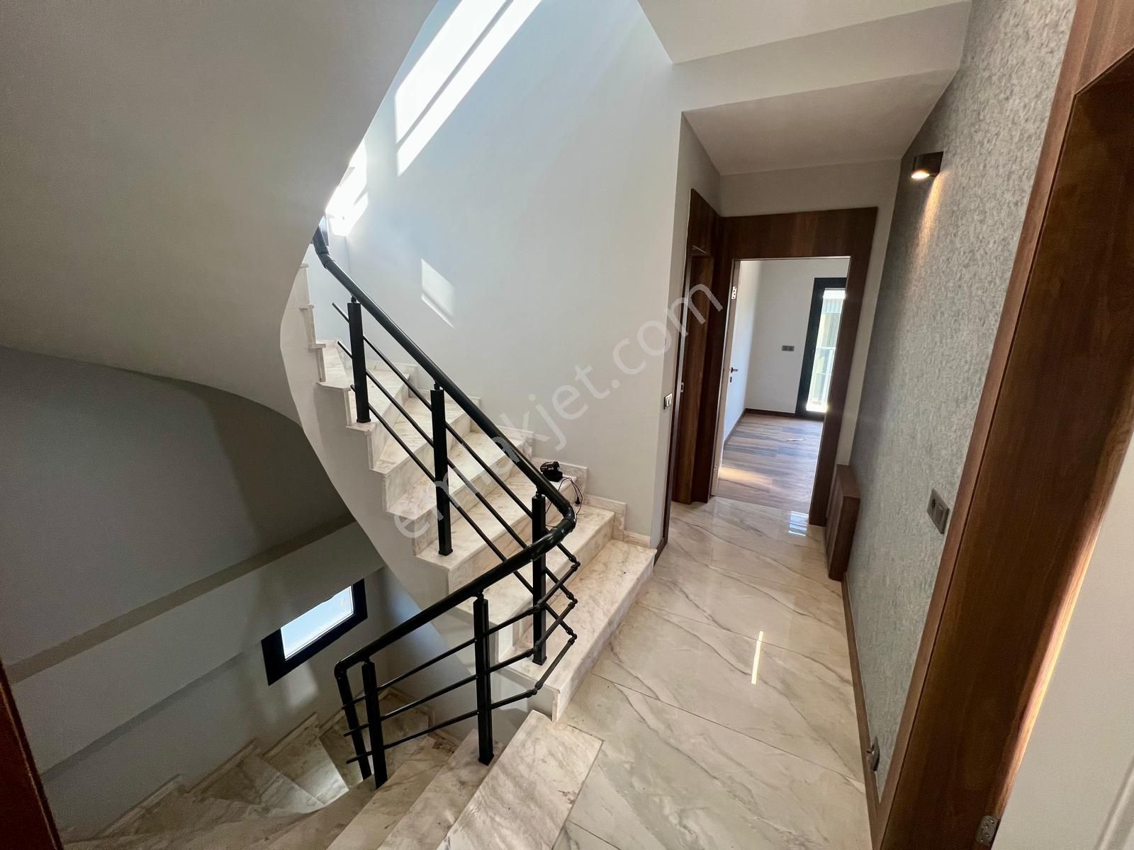 Akçay Aras Emlaktan Gürede Butik Bir Site İçi Müstakil Villa - Görsel 24