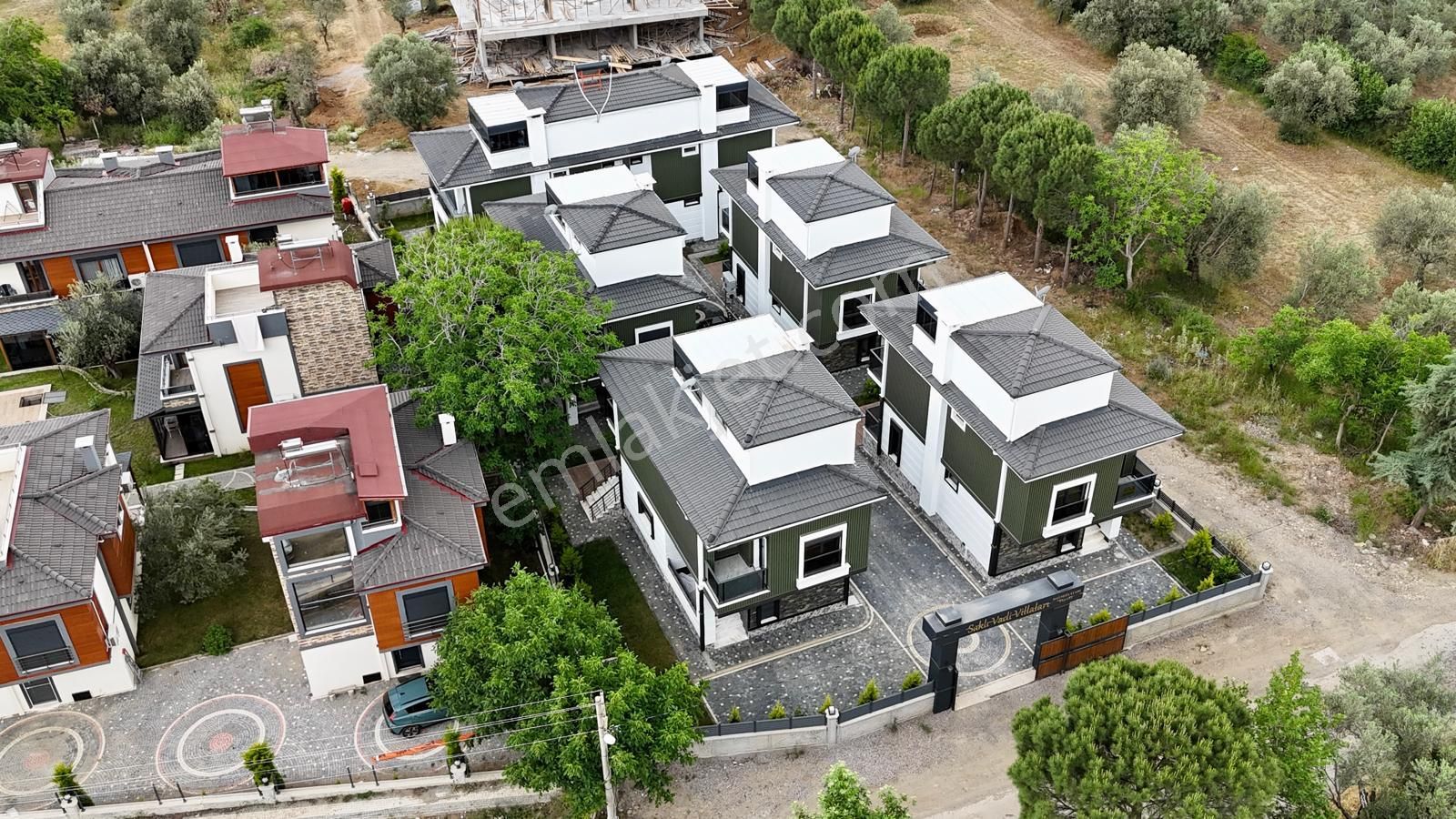 Akçay Aras Emlaktan Gürede Butik Bir Site İçi Müstakil Villa