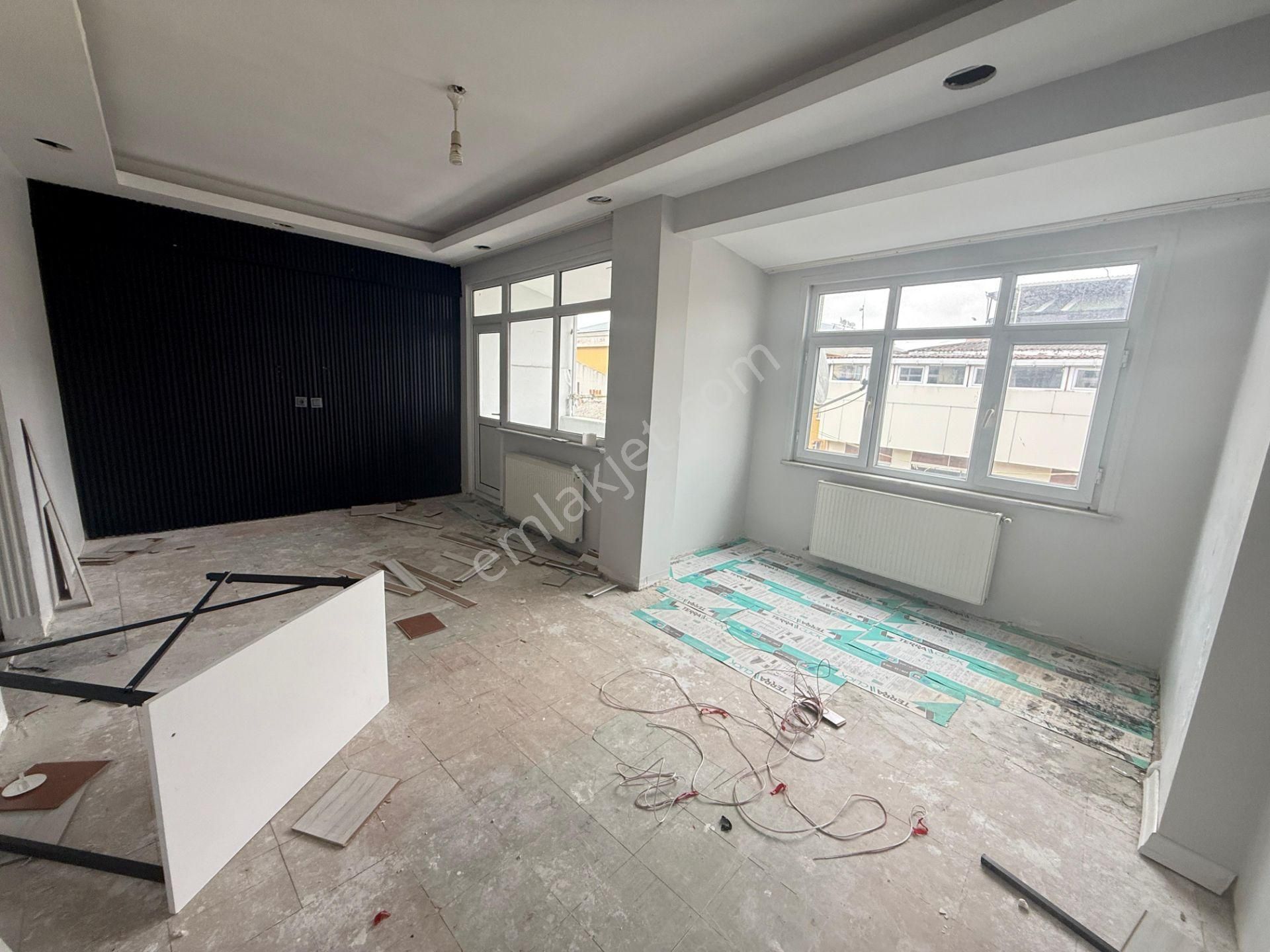 Loft'tan Kemalpaşa'da Kentsele Girmiş Binada Satılık 2+1 5.kat. - Görsel 3