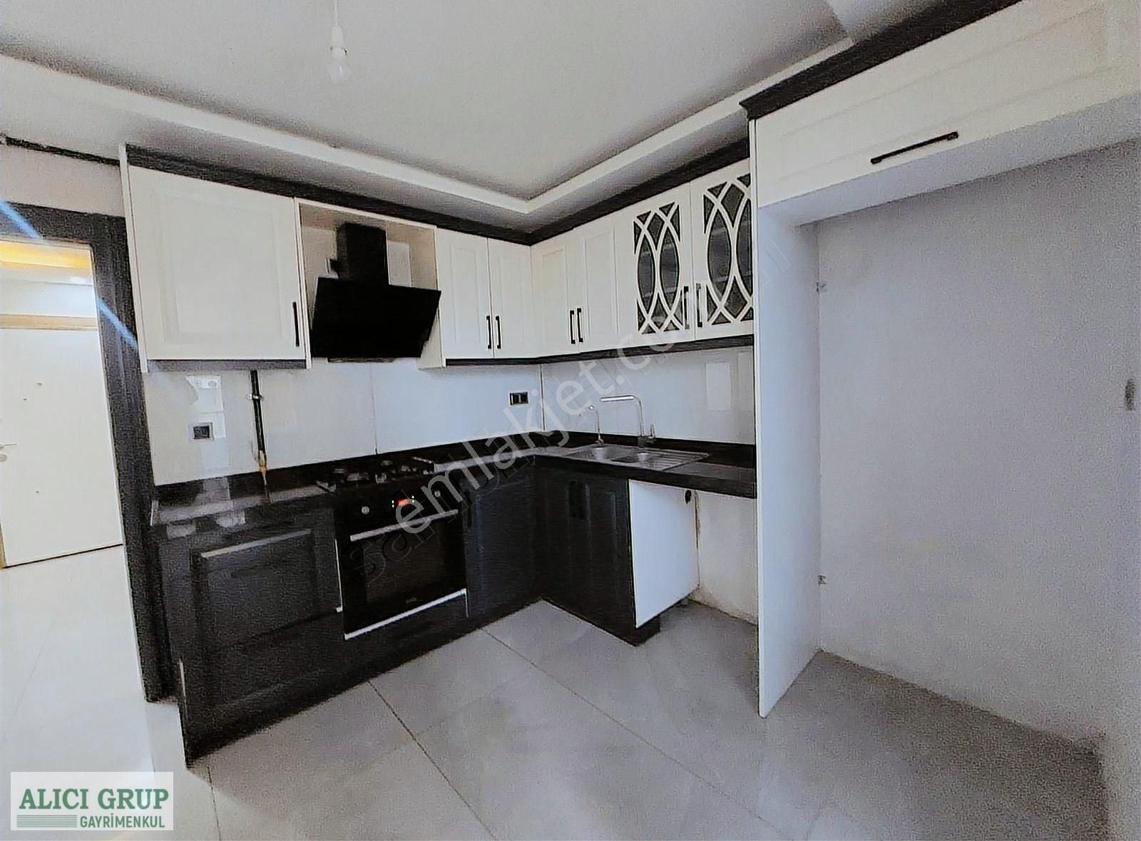 Kazan Yoluna Sıfır 3+1 Kapalı Mutfak Lüx İşçilik.