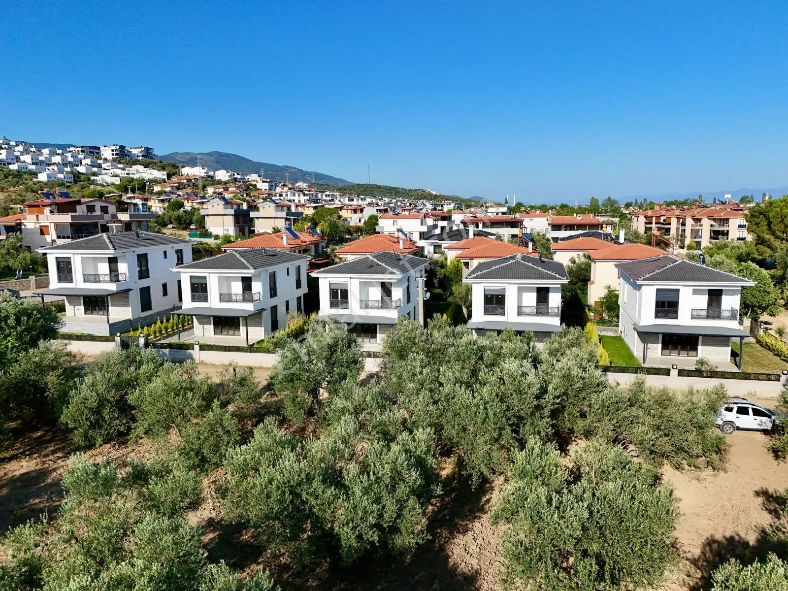 Akçay Aras Emlaktan Mıhlıda Denize 250 M. Site İçi Müstakil 4+1 Villa - Görsel 3