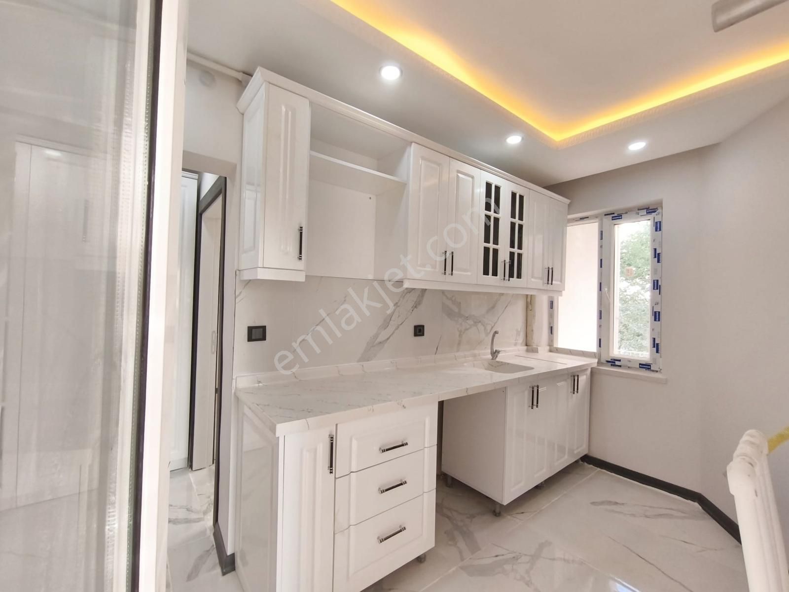 Valentia'dan Ertuğrulgazide Yenilenmiş 3+1 Satılık Fırsat Daire