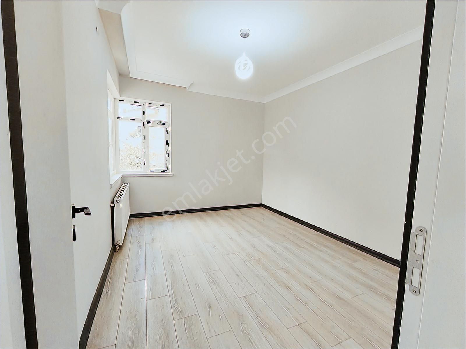 Valentia'dan Ertuğrulgazide Yenilenmiş 3+1 Satılık Fırsat Daire - Görsel 2