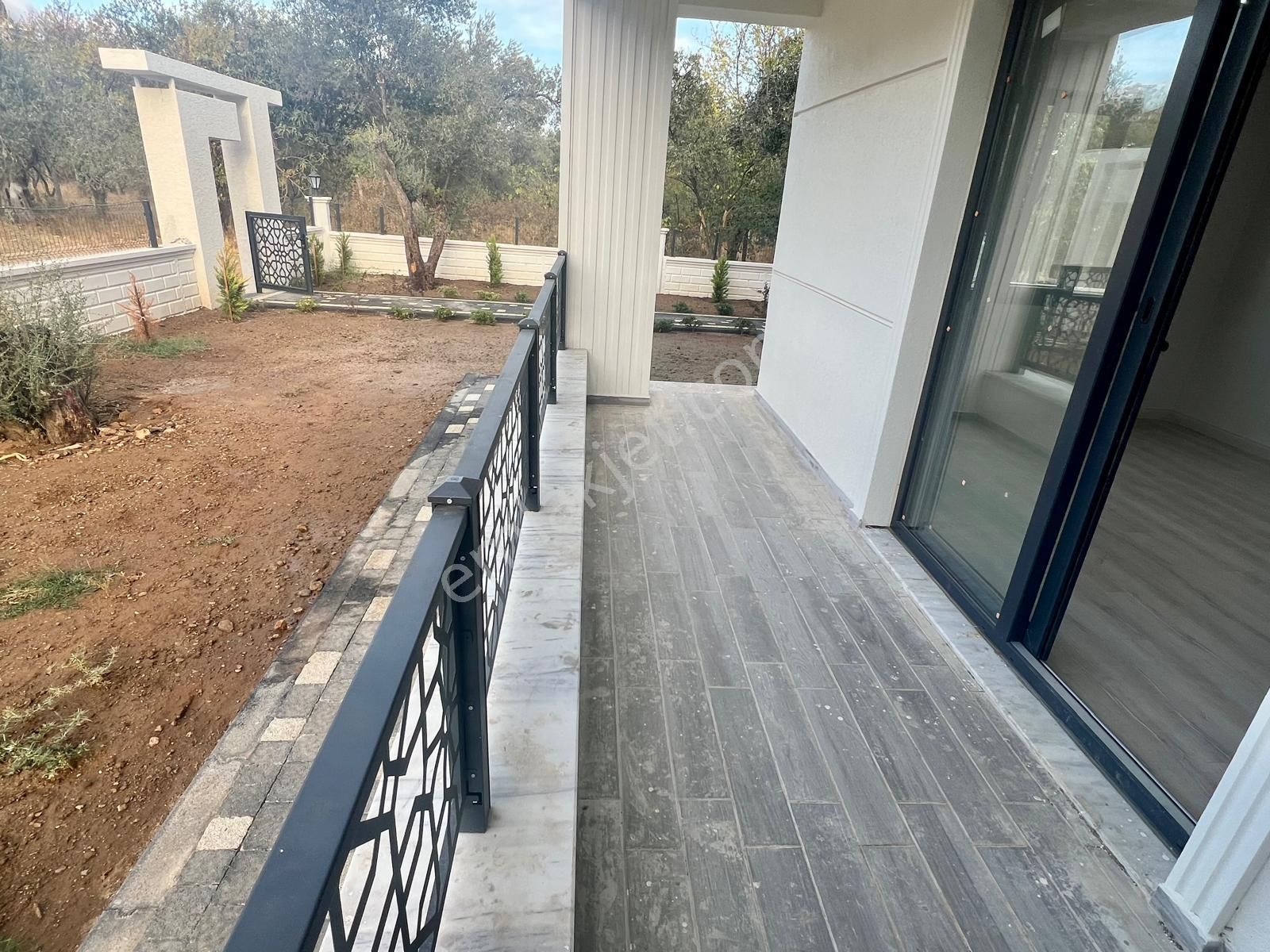 Akçay Aras Emlaktan Gürede Geniş Bahçe Kullanımlı 2+1 Daireler - Görsel 15
