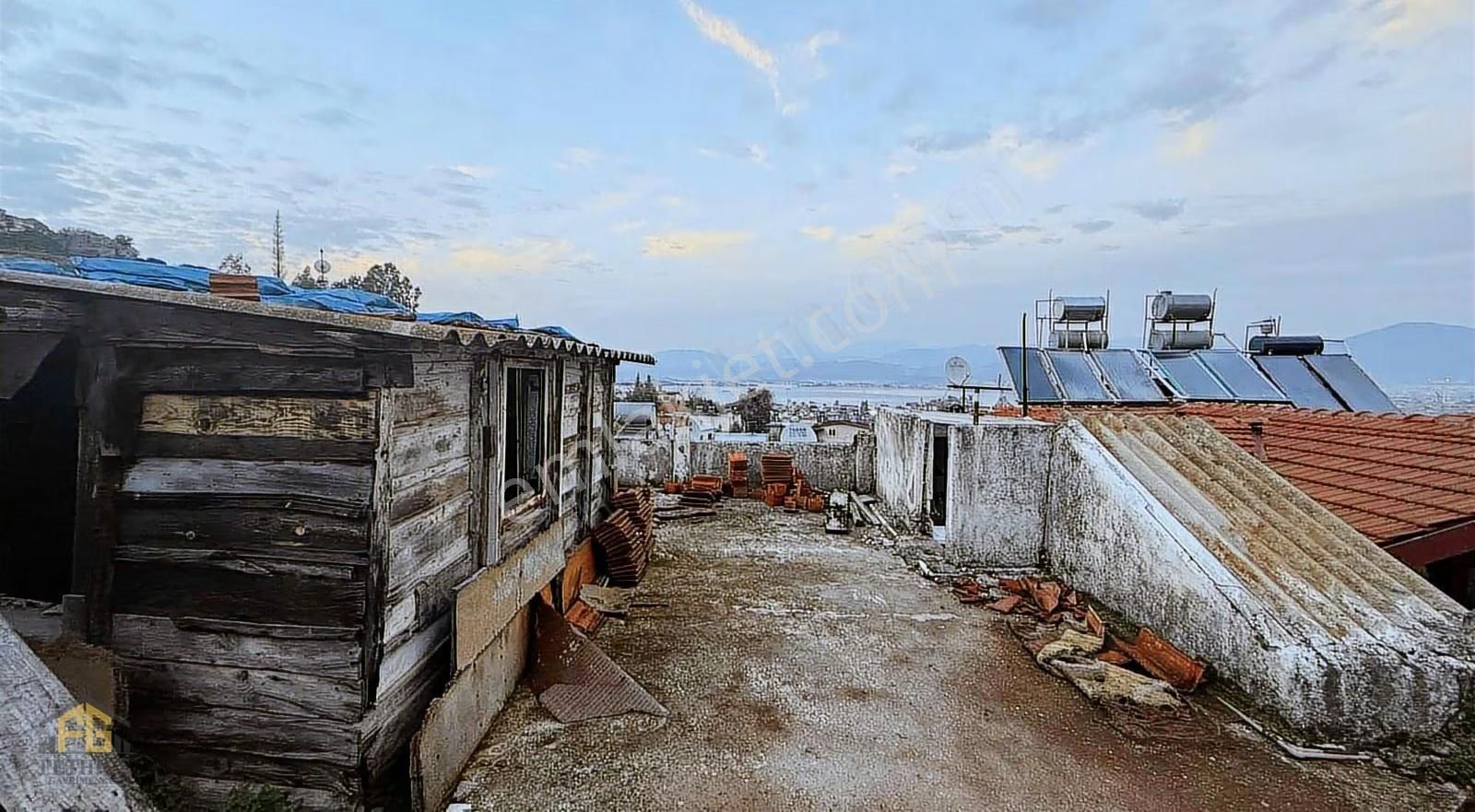 Kesikkapı Mah. Deniz Manzaralı Satılık 3 Katlı Müstakil Ev - Görsel 2