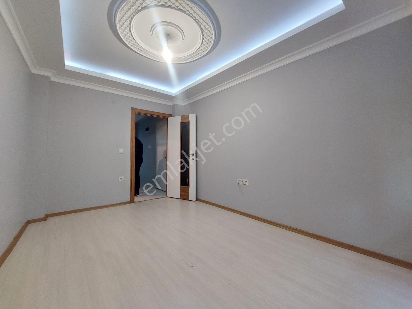 Mimar Emlak'dan Satılık Lux 1+1 Metro Dibinde Yüksek Giriş! - Görsel 3