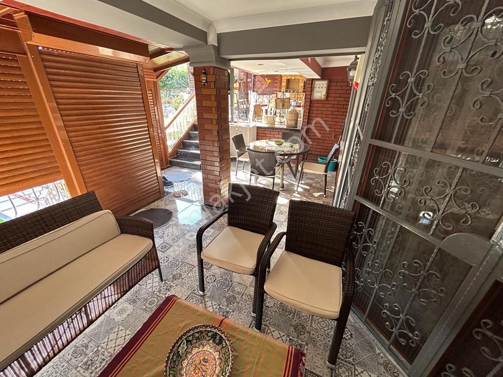 Kuşadası Davutlar Da Denize Yakın 5+1 Satılık Villa - Görsel 22