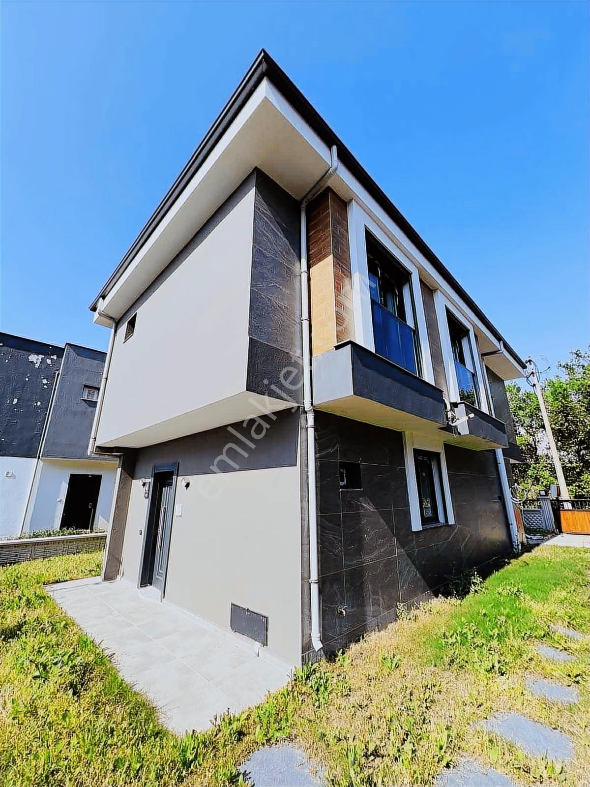 Hazar Gayrimenkulden 310 M2 Arsalı Güzelçamlıda 3+1 Villa - Görsel 10