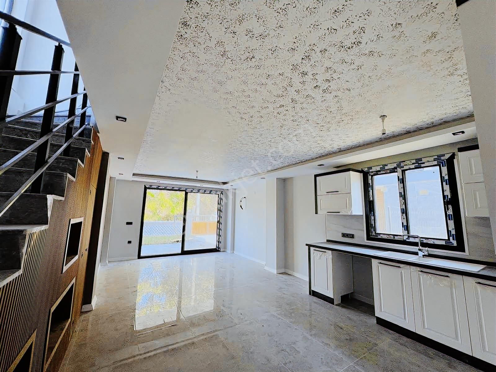 Hazar Gayrimenkulden 310 M2 Arsalı Güzelçamlıda 3+1 Villa - Görsel 12