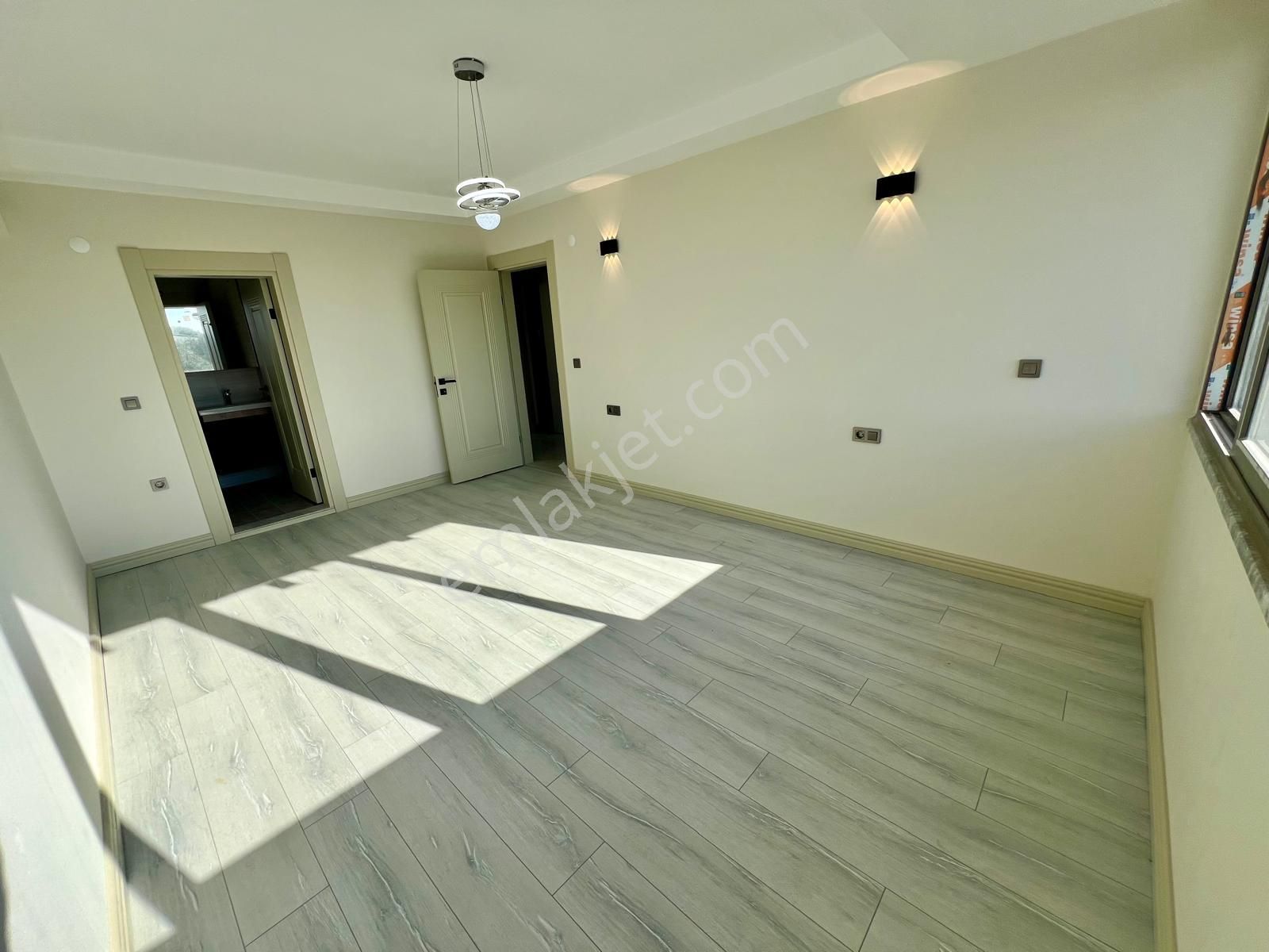 Akçay Aras Emlaktan Narlıda Denize 150 Metre 5+1 Villa - Görsel 20