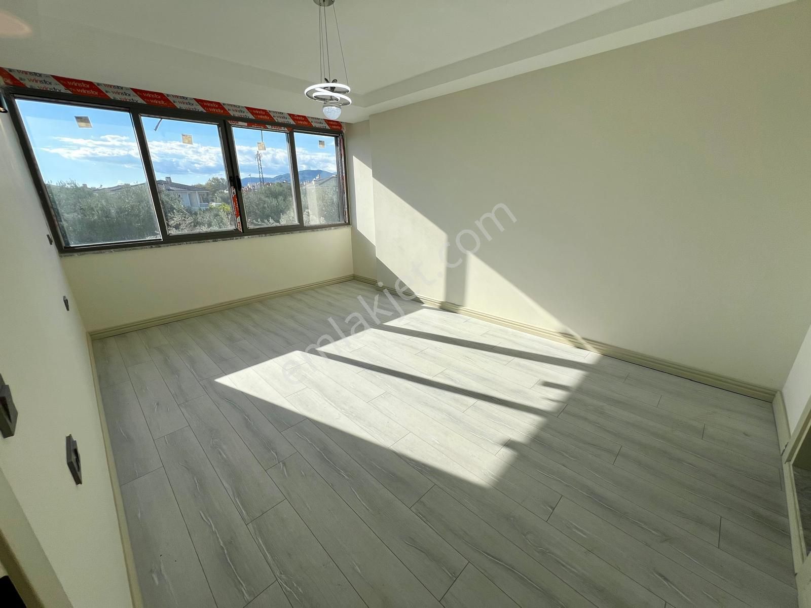 Akçay Aras Emlaktan Narlıda Denize 150 Metre 5+1 Villa - Görsel 19