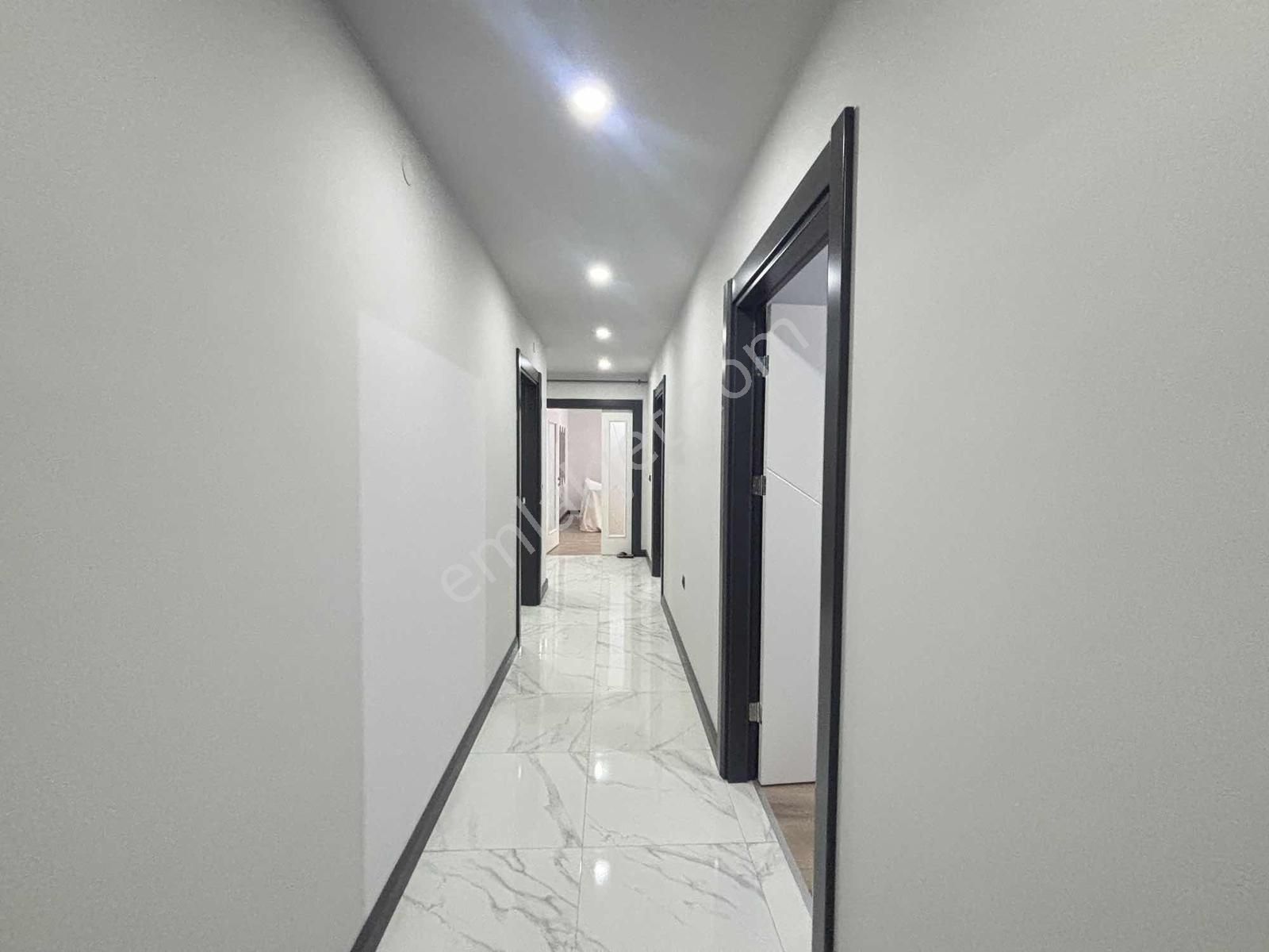 Fa Özbir'den Tepe Bölgesi Full Donanımlı Site İçi Satılık 3+1 - Görsel 17