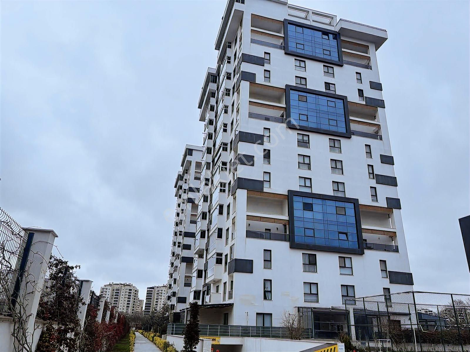 Fa Özbir'den Tepe Bölgesi Full Donanımlı Site İçi Satılık 3+1