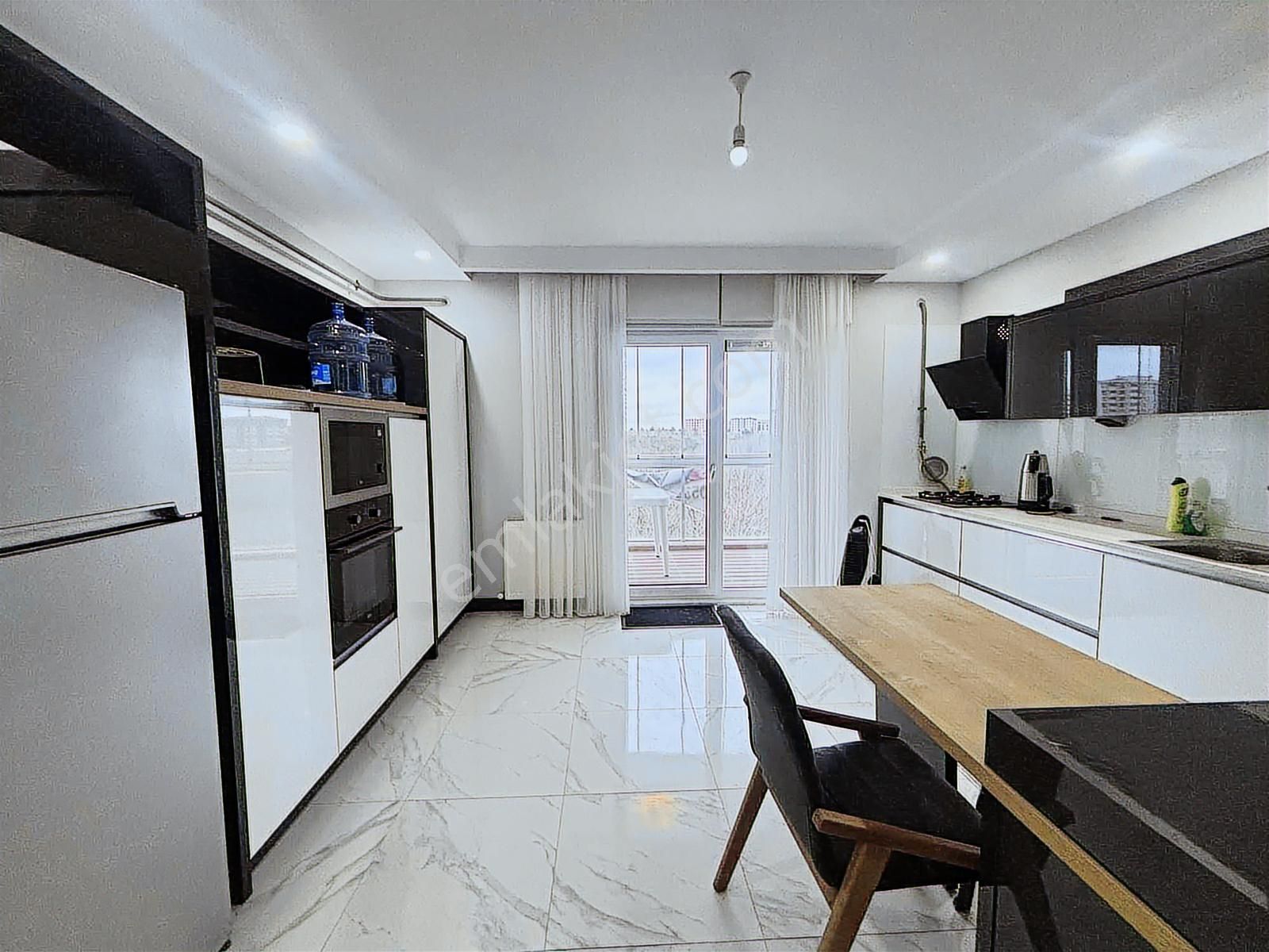 Fa Özbir'den Tepe Bölgesi Full Donanımlı Site İçi Satılık 3+1 - Görsel 11