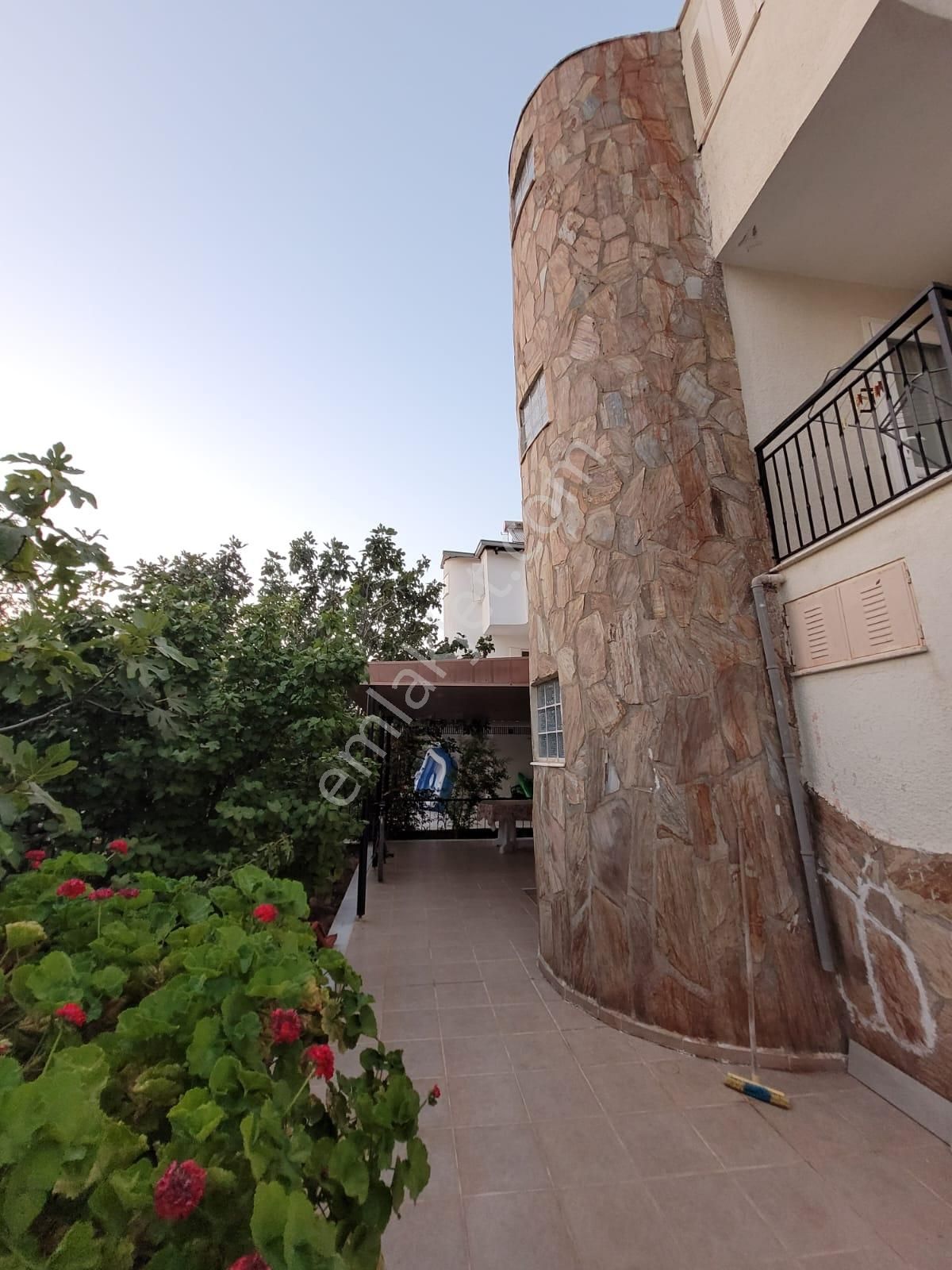 Kuşadası Güzelçamlı'da Denize Yürüme Mesafesinde 3+1 Satılık Tripleks Villa - Görsel 30