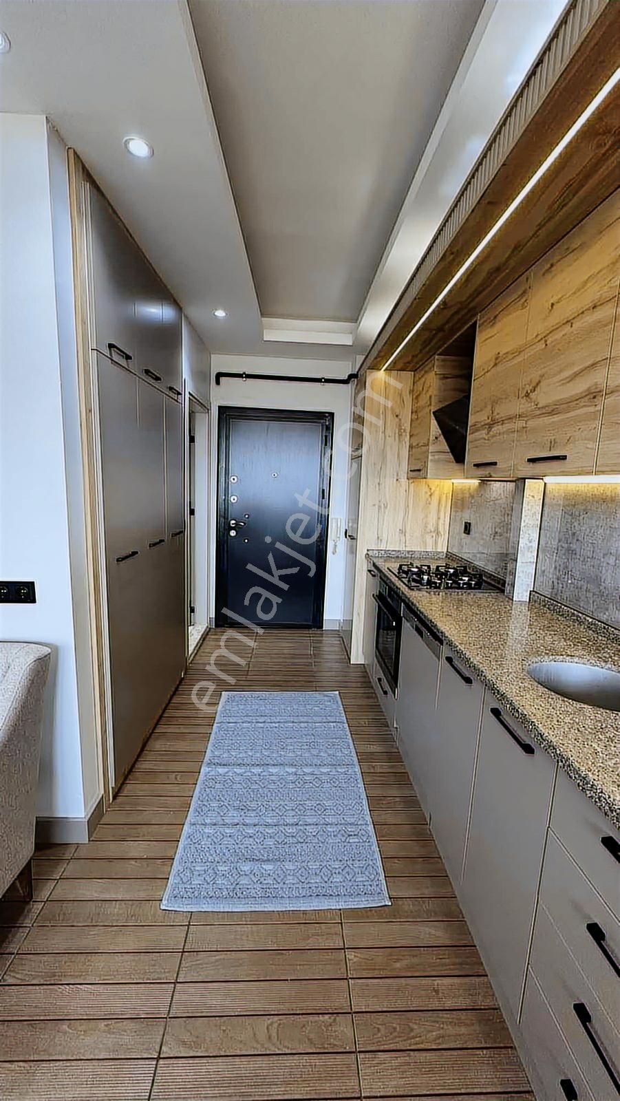 Ulus Ana Yol Üzeri Ara Kat Asansörlü Geniş Balkonlu 1+1 Apart ! - Görsel 5