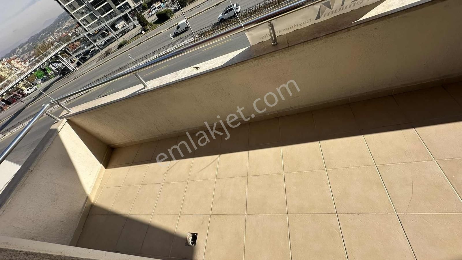 Ulus Ana Yol Üzeri Ara Kat Asansörlü Geniş Balkonlu 1+1 Apart ! - Görsel 16