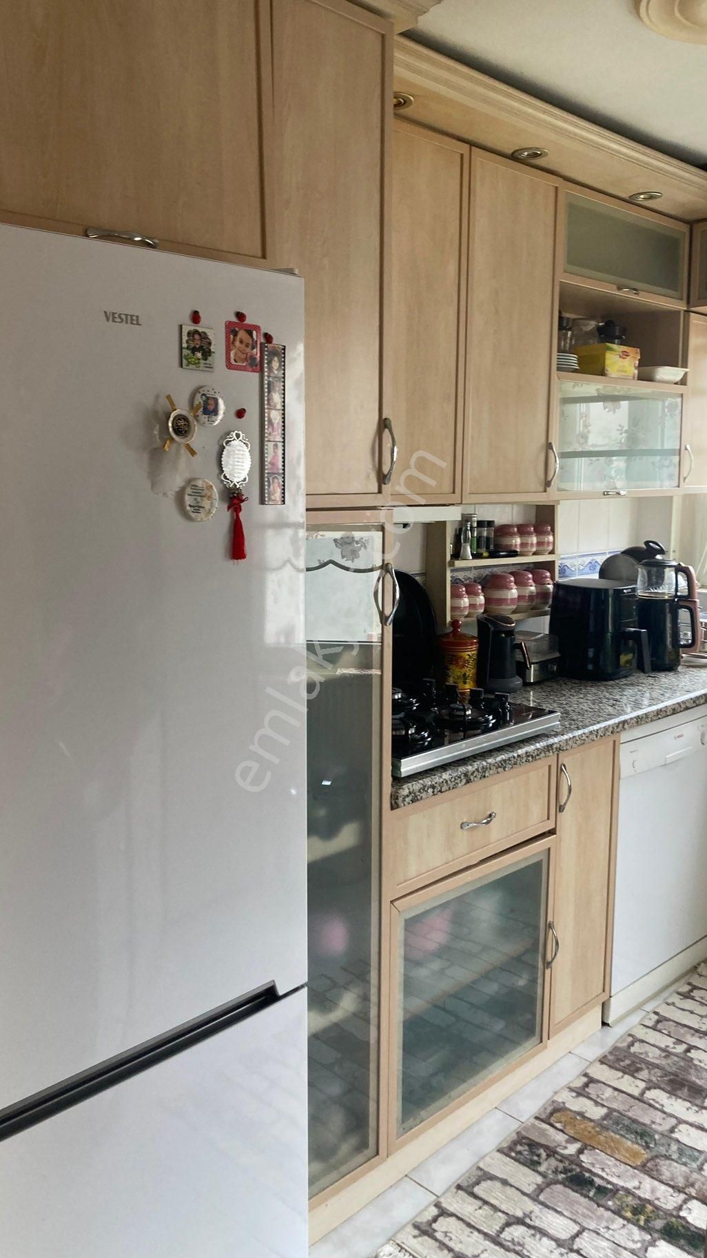 Bergama Bahçelievler’de Jeotermalli, Full Tadilatlı 3+1 Ara Kat Daire! - Görsel 2