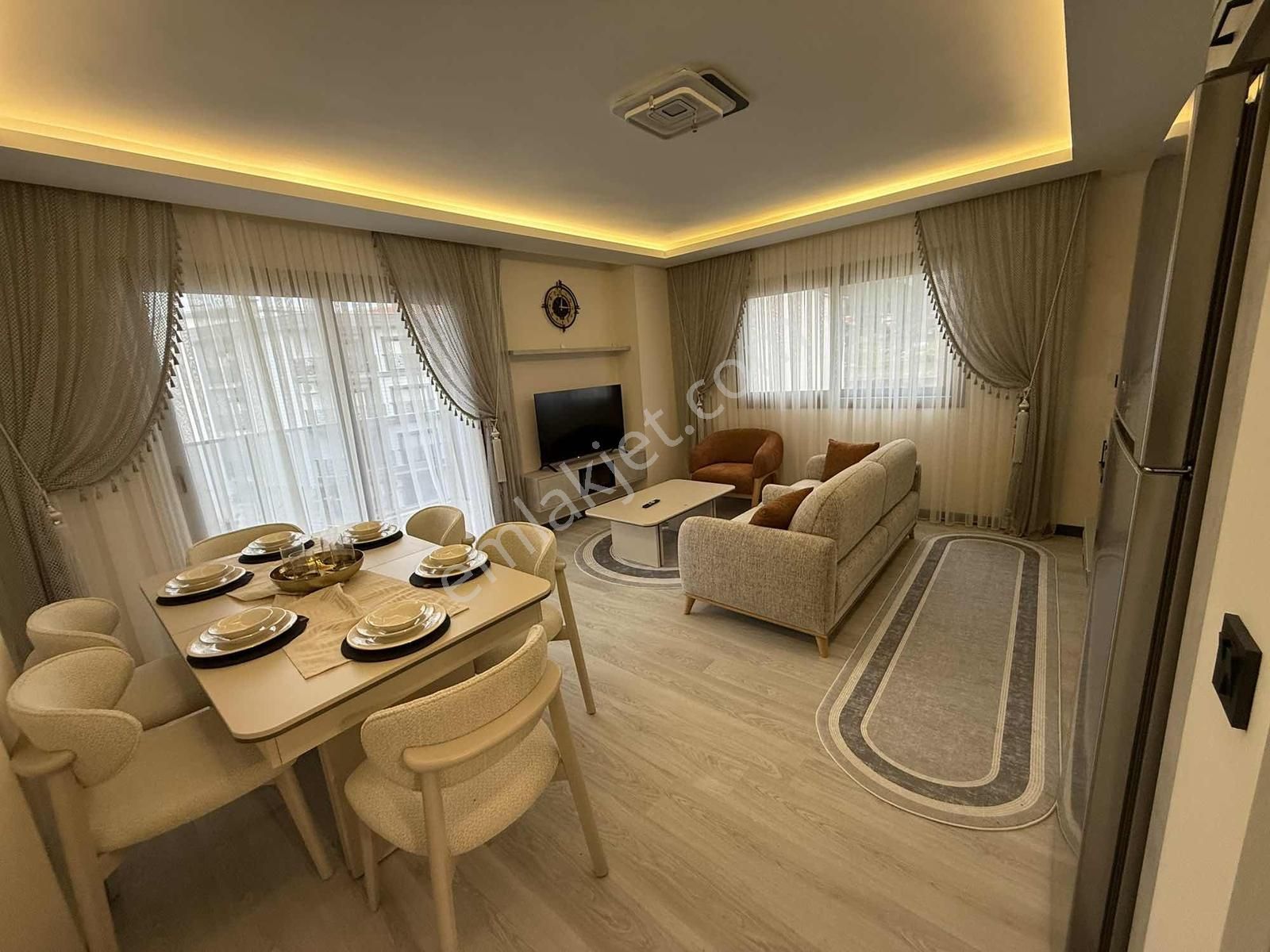 Kuşadası Davutlar Merkezde Full Eşyalı 2+1 Köşebaşı Daire