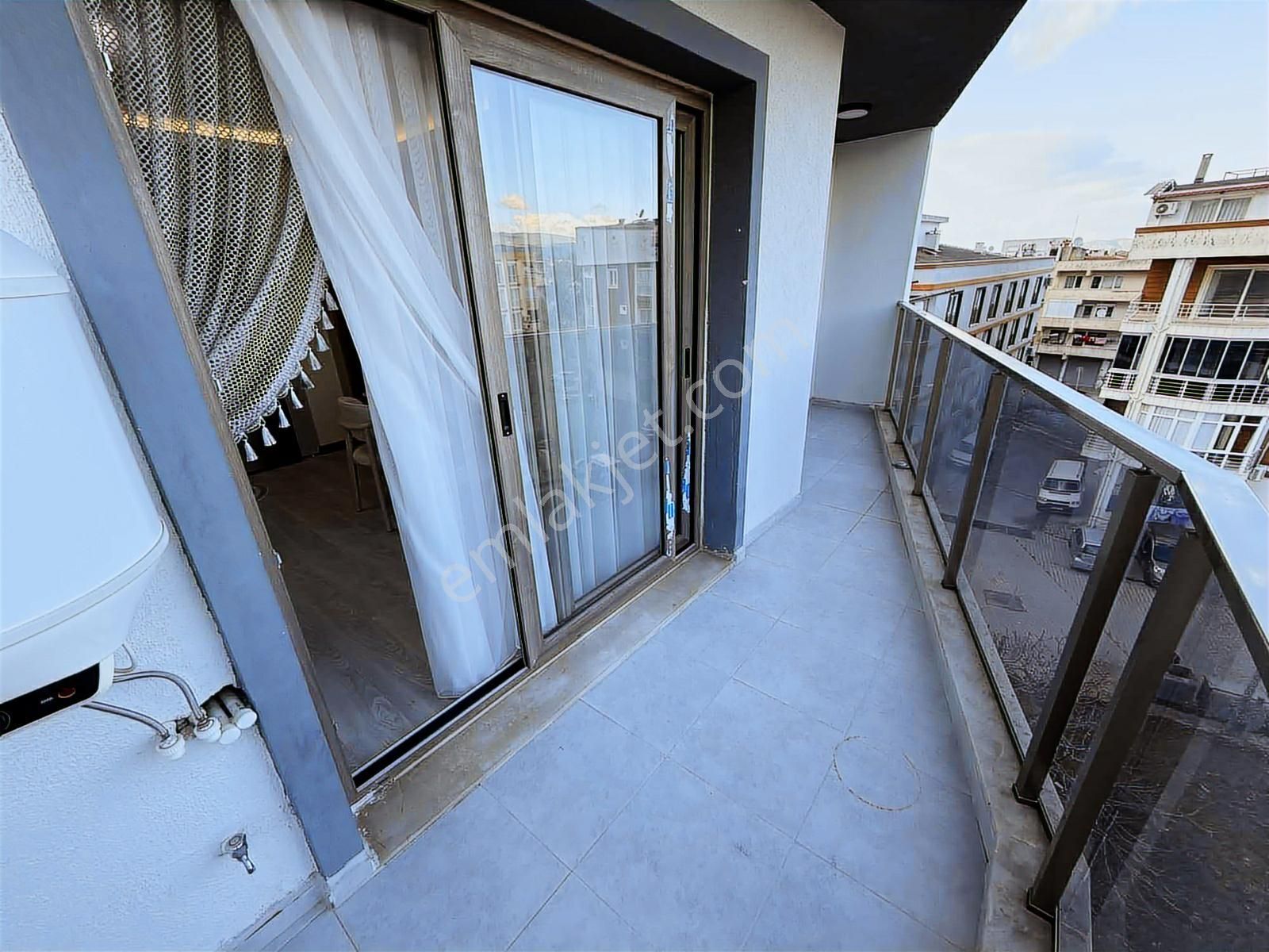 Kuşadası Davutlar Merkezde Full Eşyalı 2+1 Köşebaşı Daire - Görsel 5