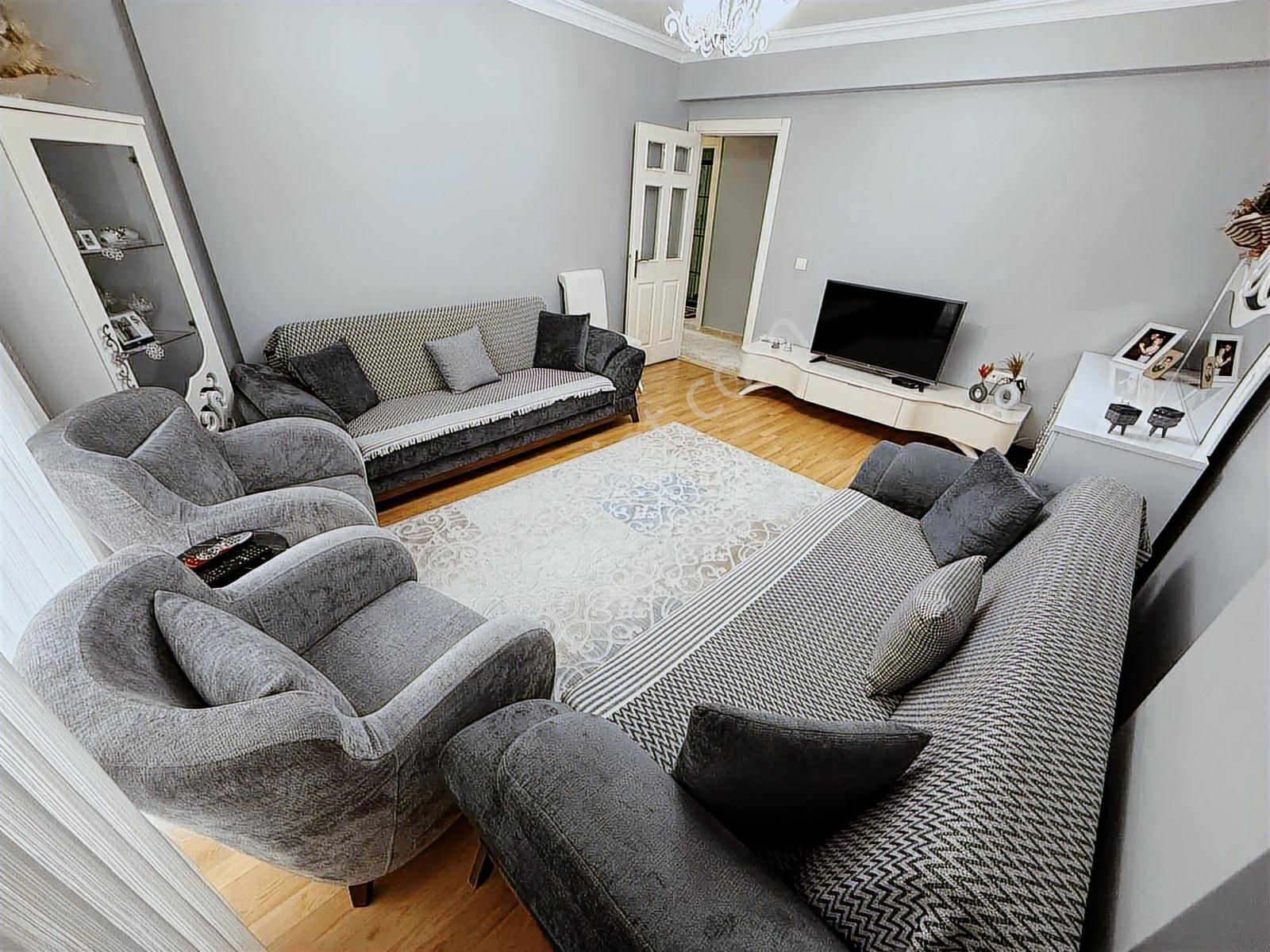 Gültepe Mahallesi Halk Caddesi Yakını Satılık 2+1 Daire