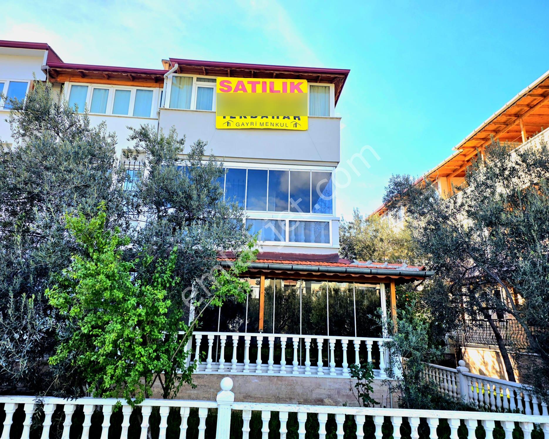 İlkbahar Dan Altınoluk Merkez De Denize Çok Yakın Teraslı Bahçeli Villa - Görsel 3