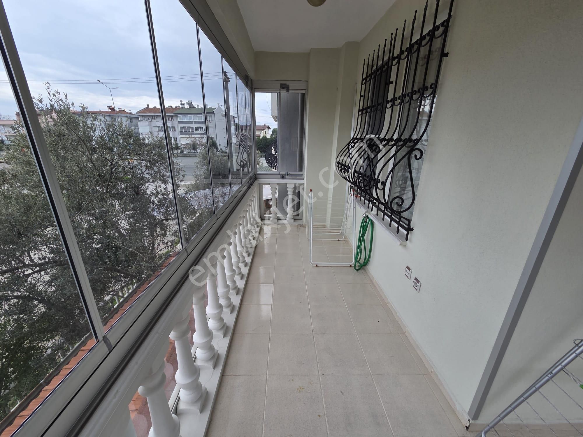İlkbahar Dan Altınoluk Merkez De Denize Çok Yakın Teraslı Bahçeli Villa - Görsel 27