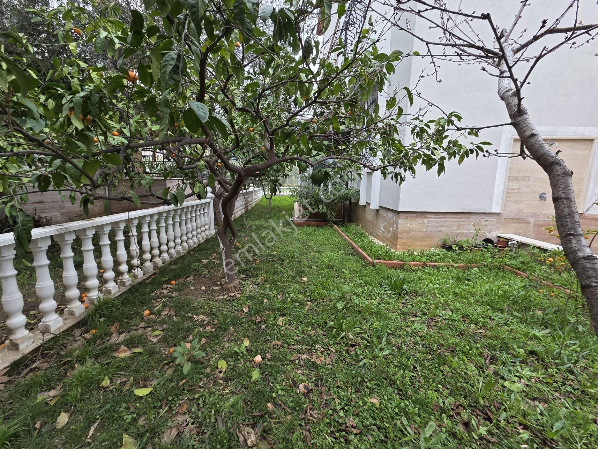 İlkbahar Dan Altınoluk Merkez De Denize Çok Yakın Teraslı Bahçeli Villa - Görsel 9