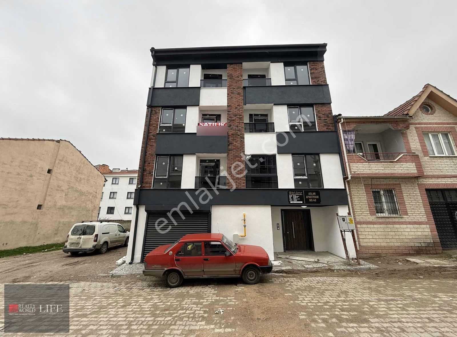 Rw Lıfe // Emek Mh. Ertaş Tramvayda 55m2 1+1 Satılık Daire