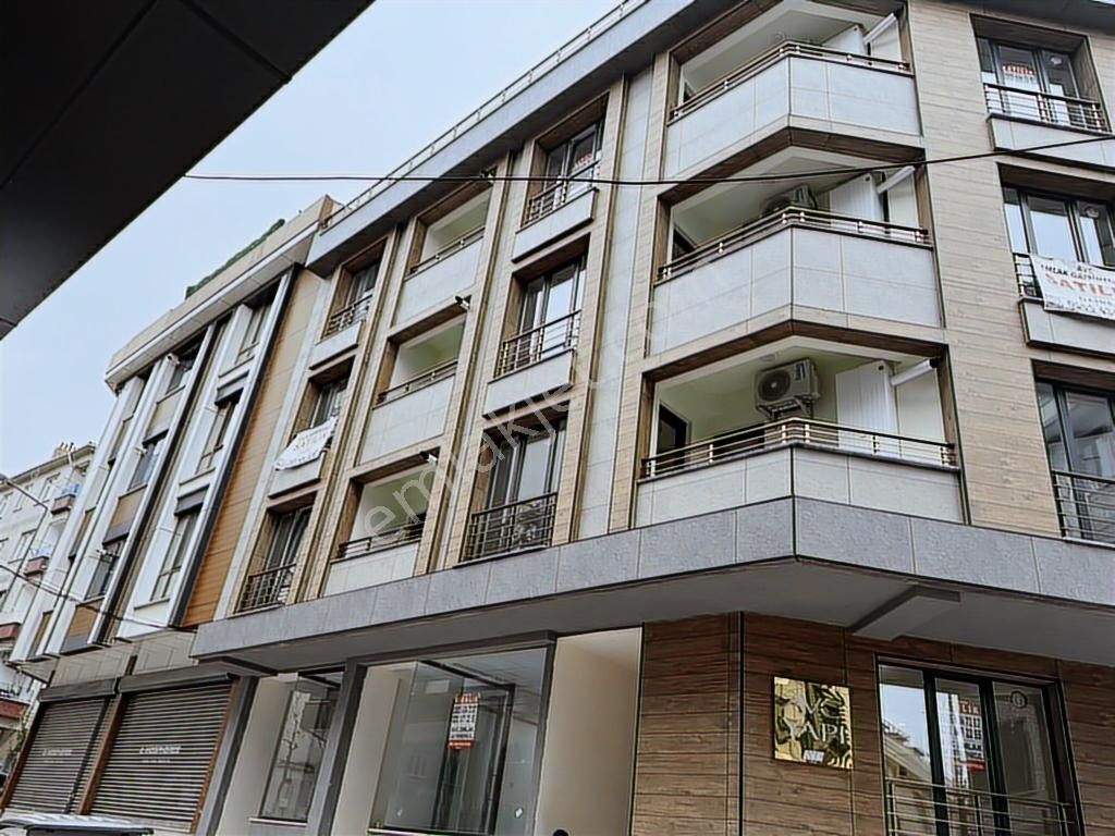 Yeşilova'da E-5'e 2 Dakika! Köşe Konum, Kapalı Otoparklı Sıfır 2