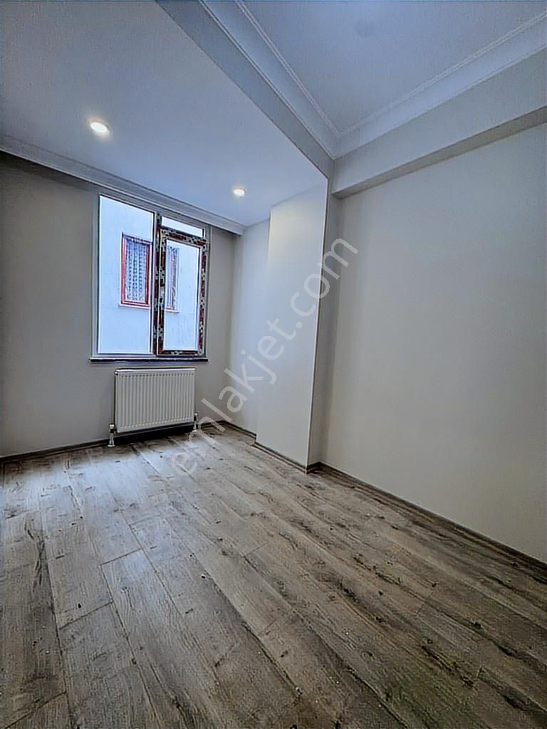 Yeşilova'da E-5'e 2 Dakika! Köşe Konum, Kapalı Otoparklı Sıfır 2 - Görsel 15