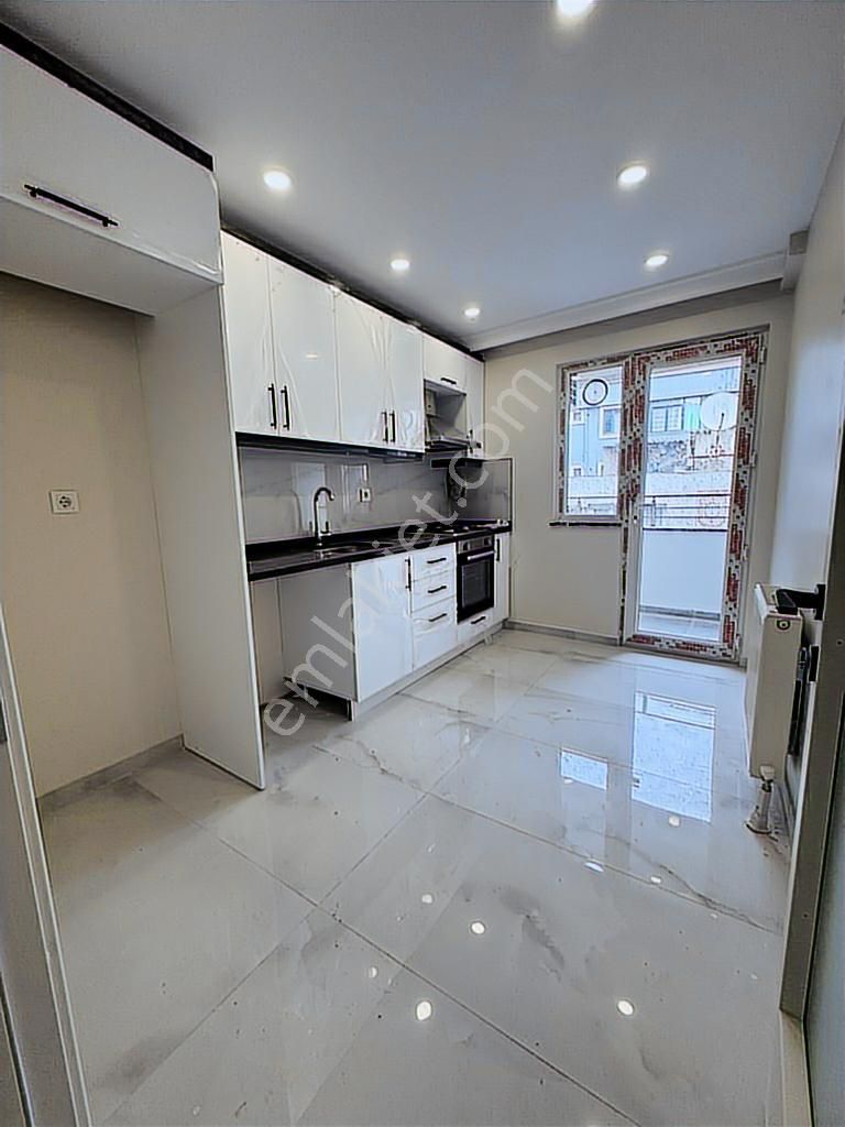 Yeşilova'da E-5'e 2 Dakika! Köşe Konum, Kapalı Otoparklı Sıfır 2 - Görsel 11