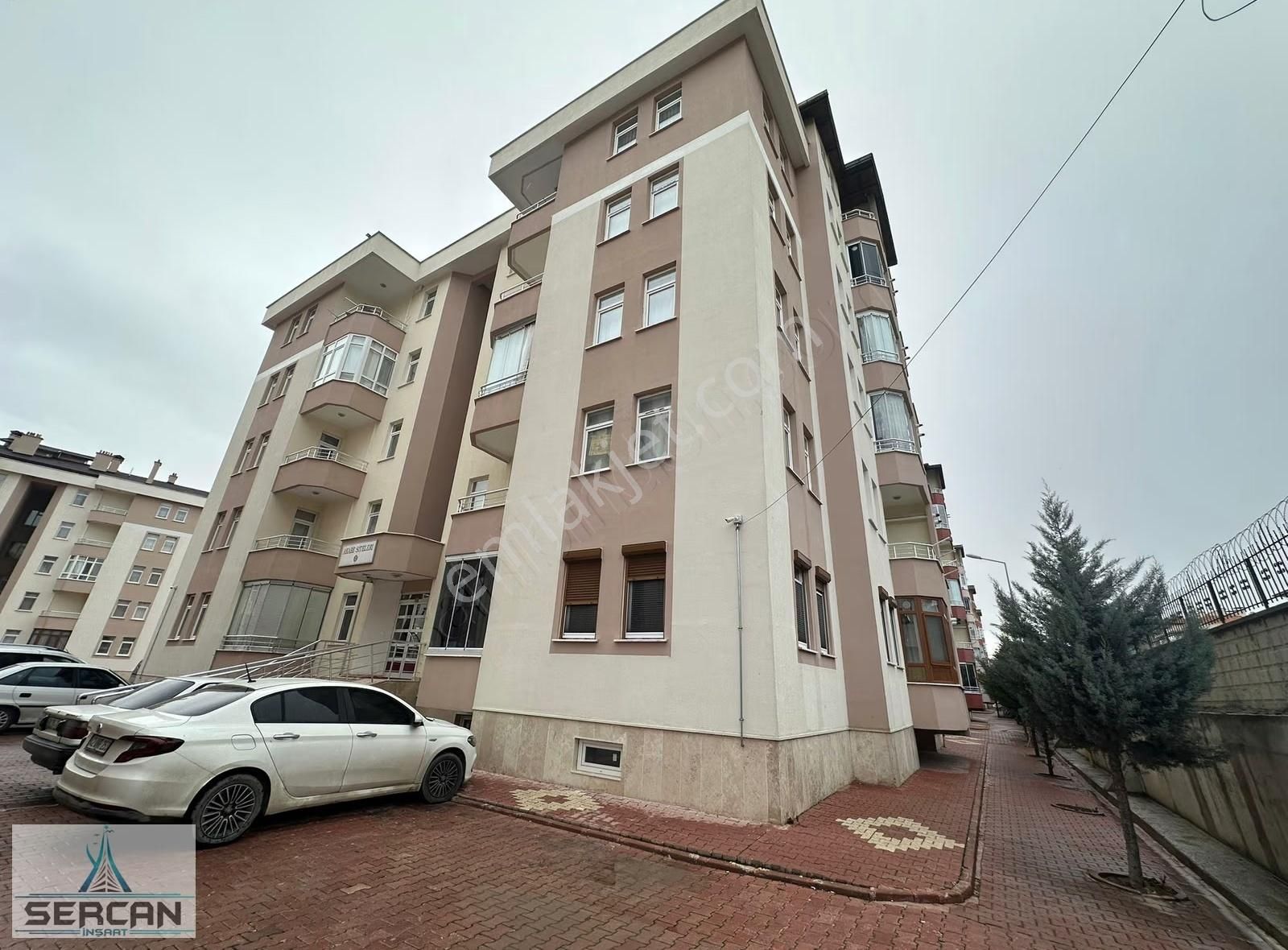 Akabe Siteleri Panjurlu Cambalkonlu 2+1 Bakımlı Daire