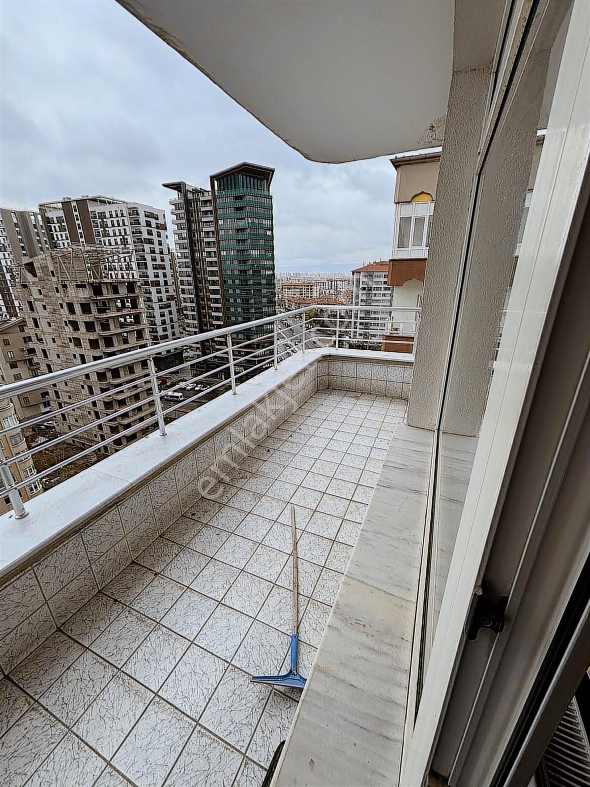 Sahabiye Mahallesinde Mükemmel Konumda Satılık 4+1 Daire - Görsel 19