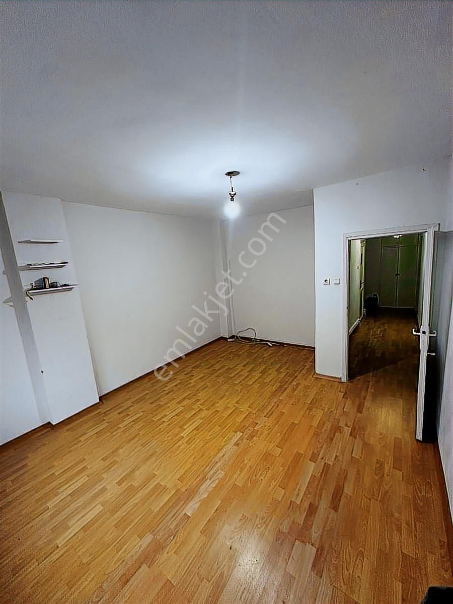 Cevatpaşa'nın En İyi Lokasyonu Kiralık Daire - Görsel 3