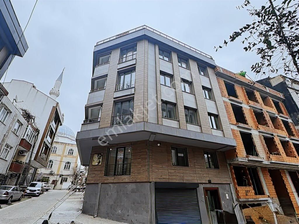 Metrobüse 2 Dakika Mesafede, Açık Mutfaklı 2+1 Satılık Daire