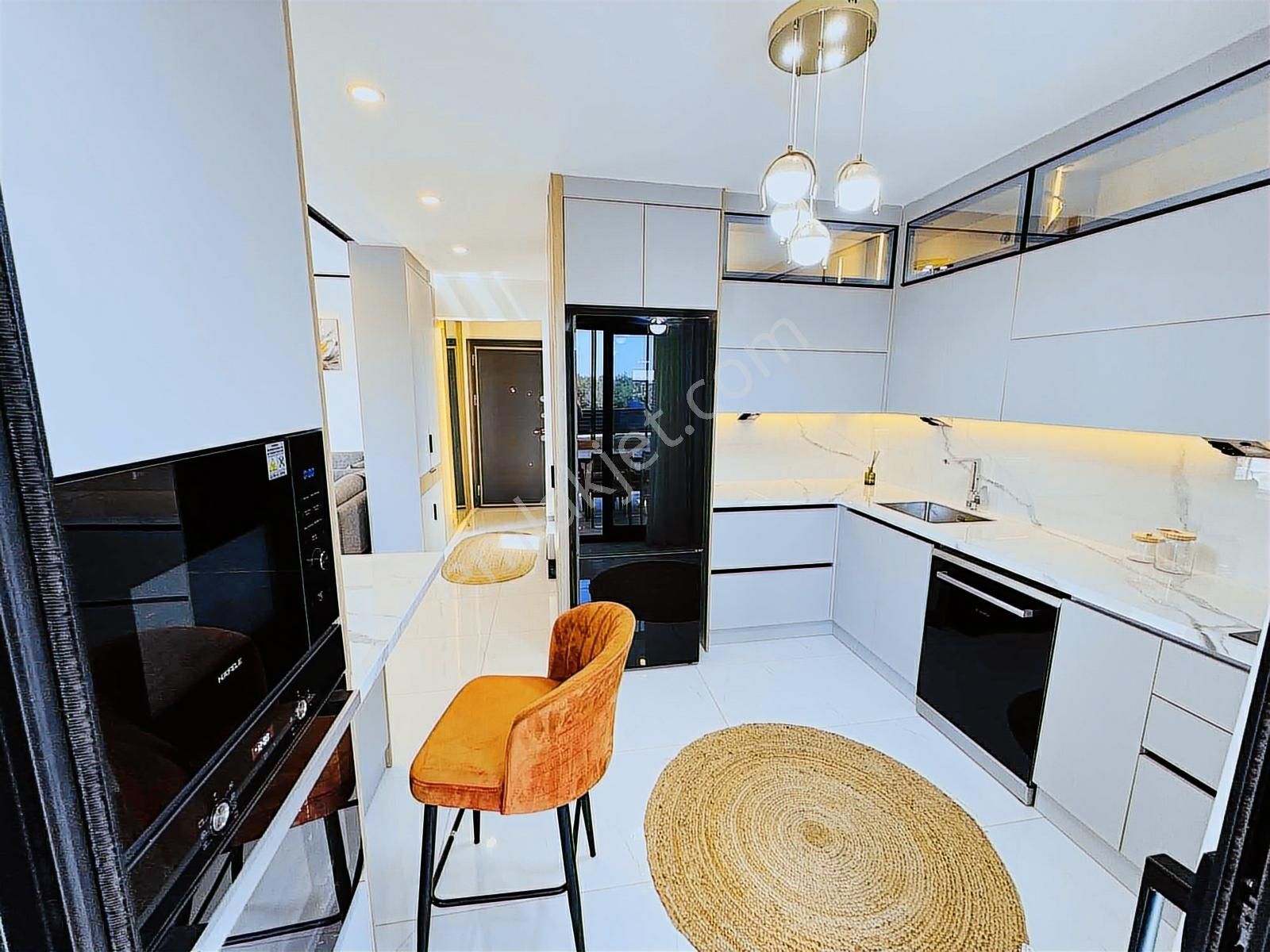 Kuşadası Davutlar'da Şömineli Müstakil Havuzlu 3+1 Sıfır Villa - Görsel 13